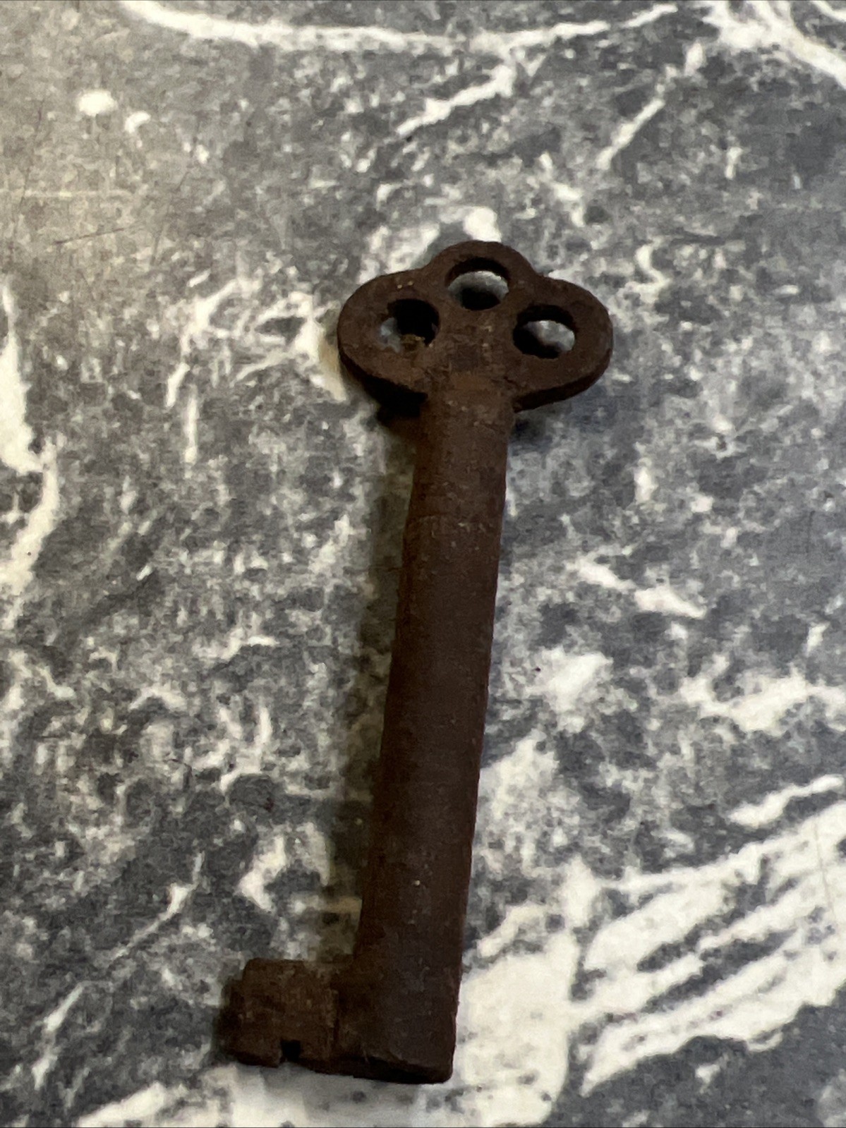 VINTAGE SKELETON KEY MELBOURNE LOCKSMITH 1800s GAOL JAIL SAFE DOOR ART LOCK