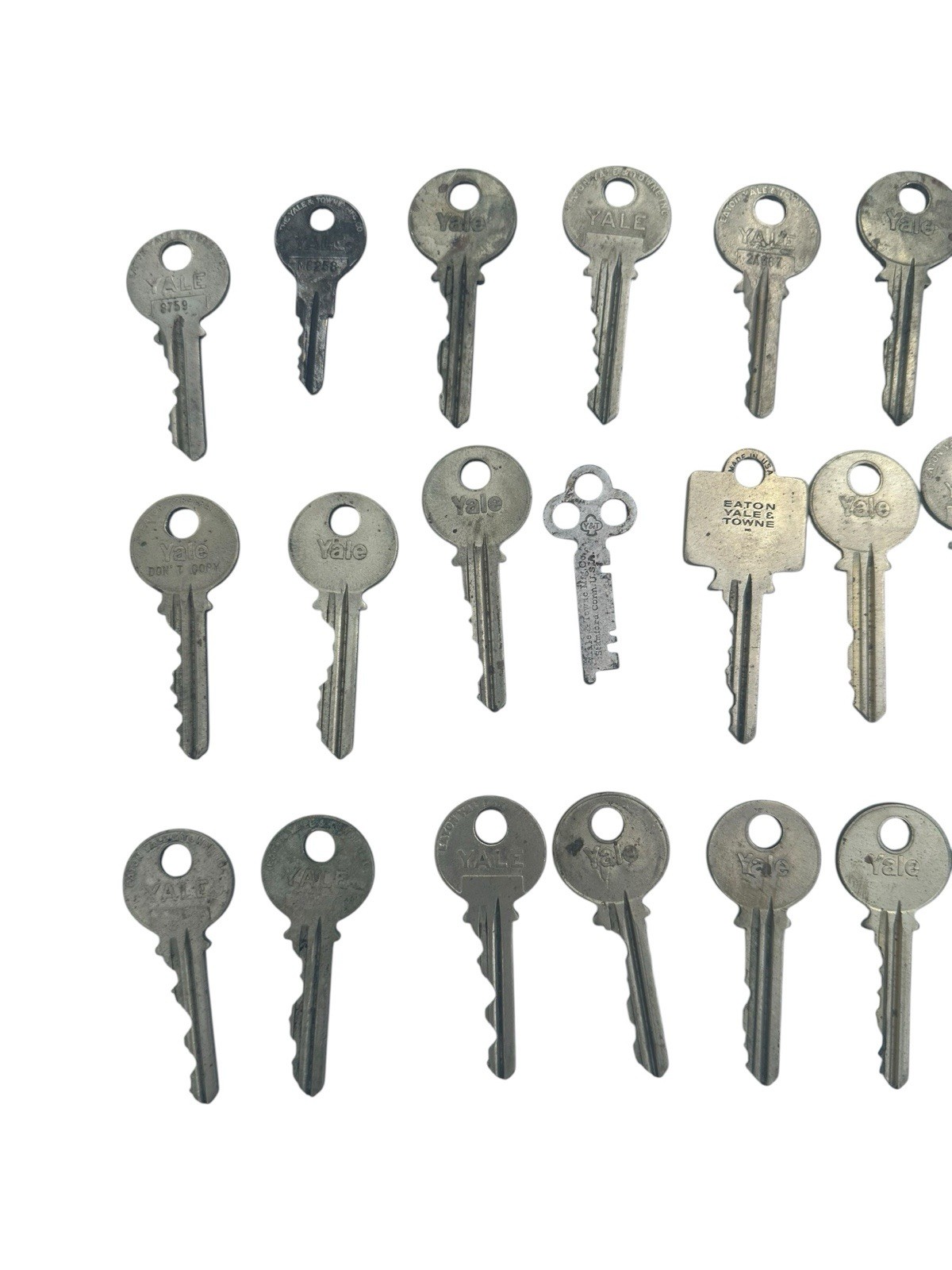 Lot of 45 Vintage Yale & Eaton Yale Towne Keys Lock Keys Locksmith Collection