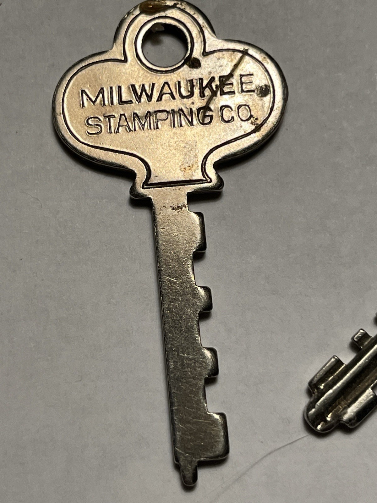 Vintage Lot Of 8 Keys Various Yale Milwaukee Milock Shwayder Bros Samsonite ILCO