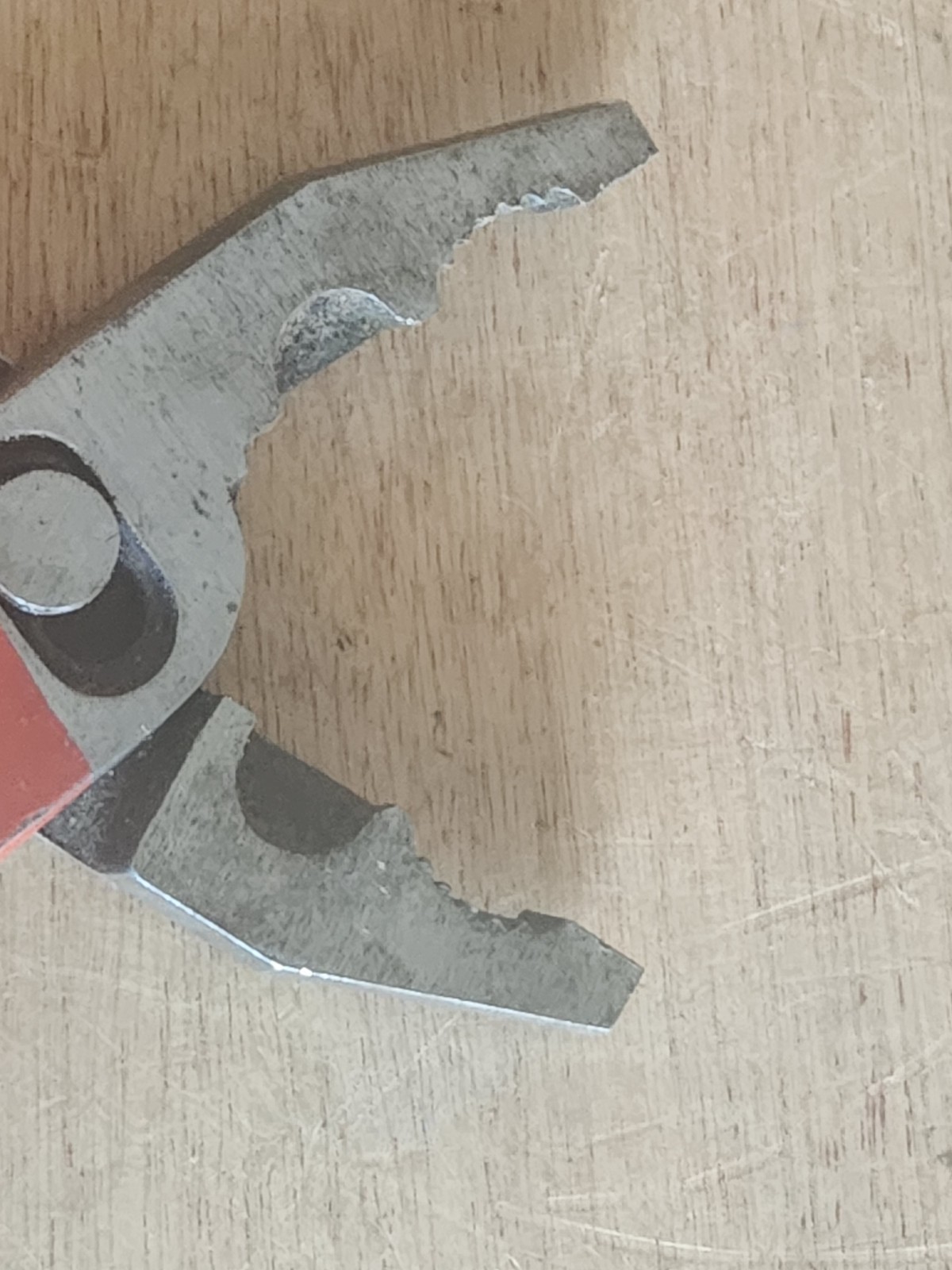 Linesman Pliers Drop Forged Steel Finger Grip Red Handles Germany 7″ Vtg Tool