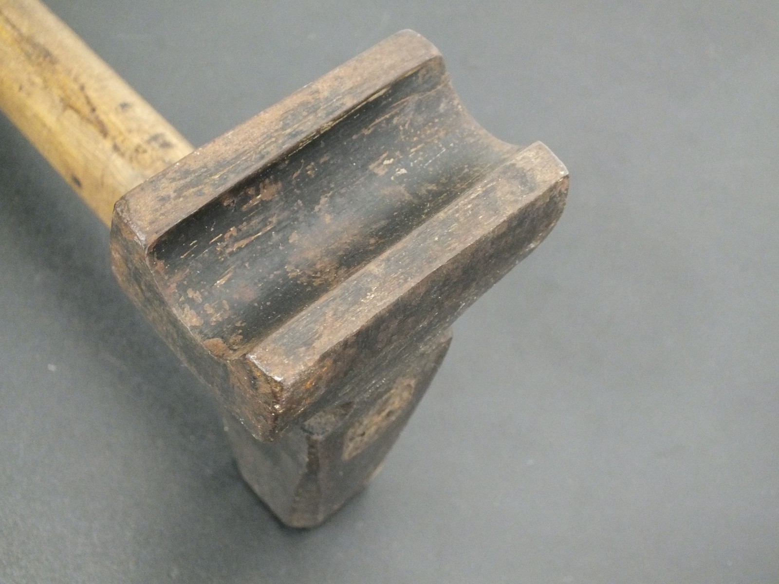 VINTAGE BLACKSMITHS HAMMER TOP SWAGE MILITARY 1953 BY BRADES
