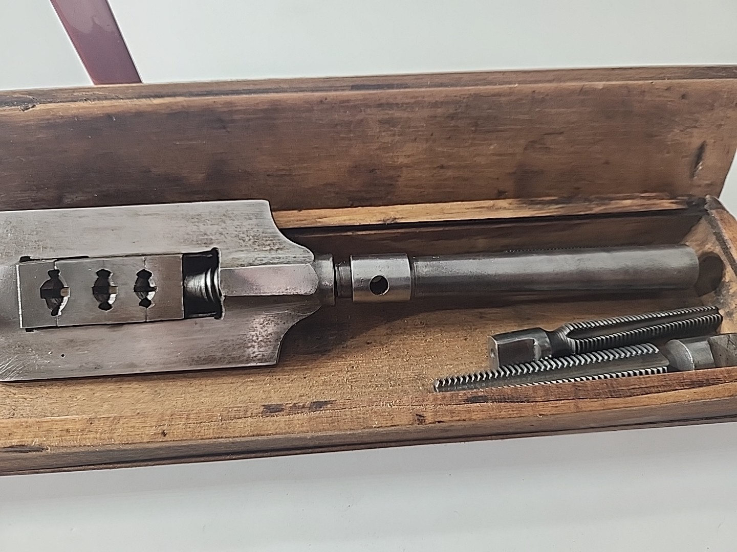 Antique STANDARD TOOL Co. No.37 BLACKSMITHS’ STOCKS AND DIES Screw-plate.