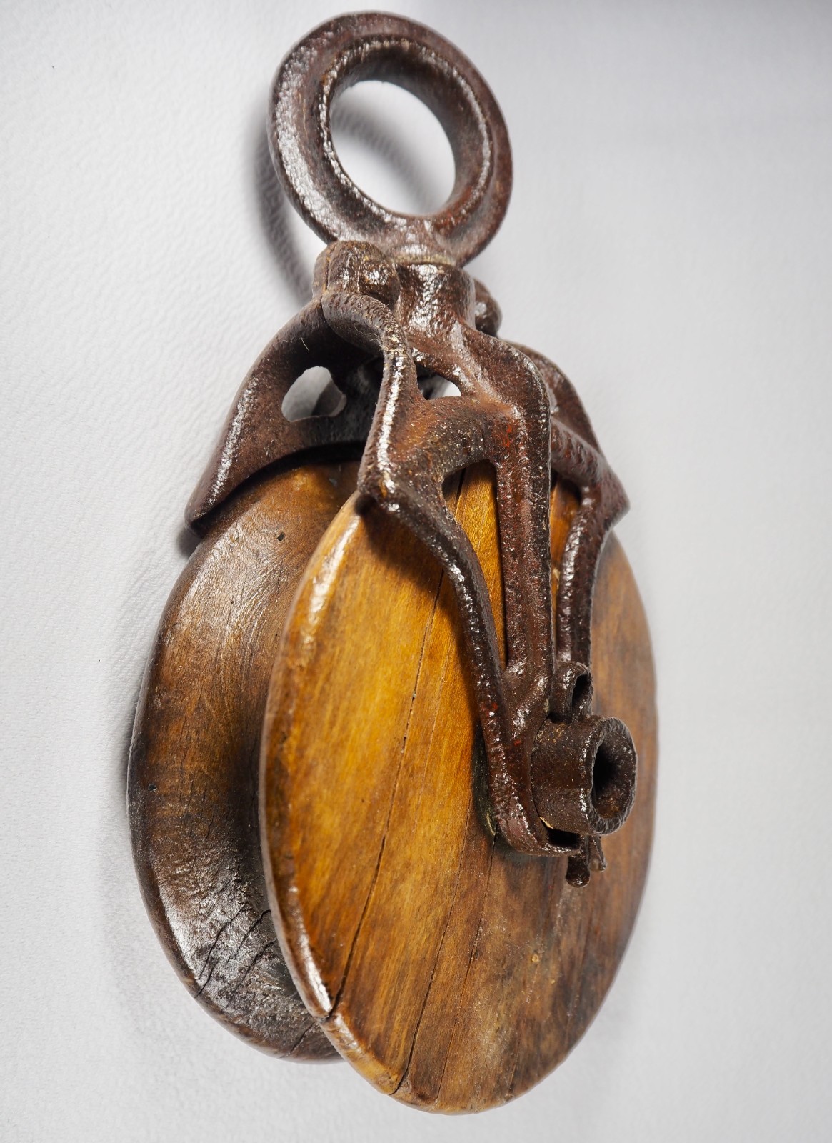 Vintage Antique Cast Iron & Wood Barn Pulley – 6″ Diameter pulley