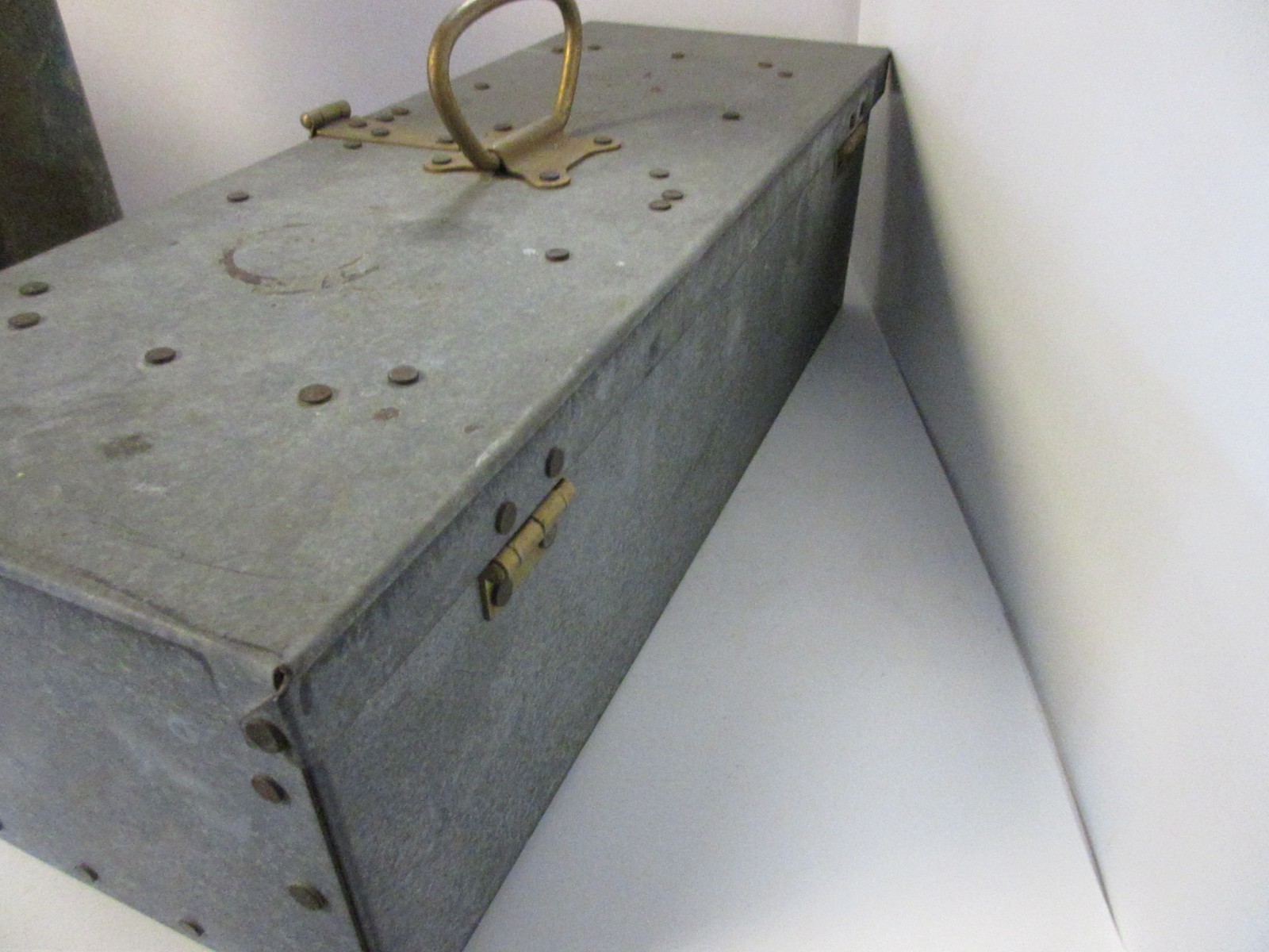 Vintage US GILLER TOOL CO Metal Tool Box 1967 22″x8″x7″ VERY HEAVY