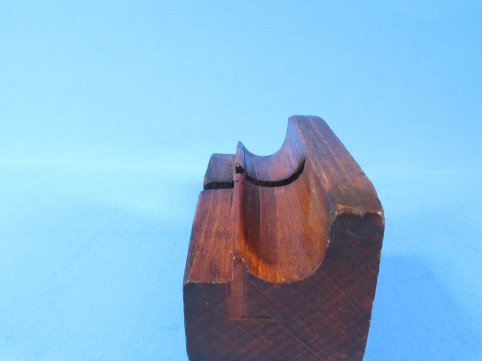unusual curved & tailed coachmakers 1″ boxed side bead wood molding plane