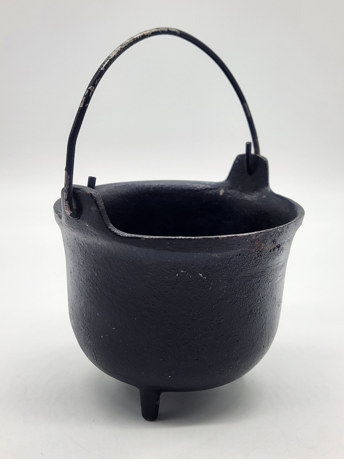 Vintage Decorative Small Cast Iron Cauldron Smelting Pot Stamped 213 3 Legs
