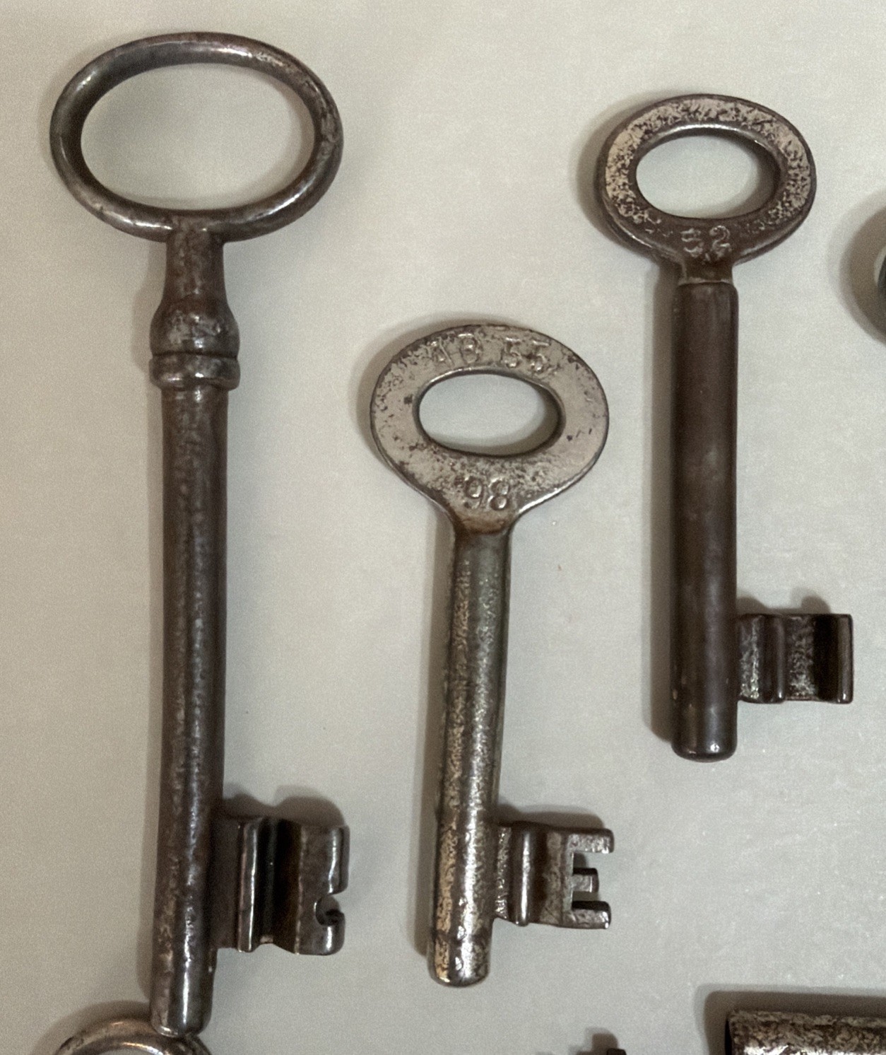 Lot of 12 VTG Skeleton Keys Assorted Sizes Great for Crafts Farmhouse Steampunk