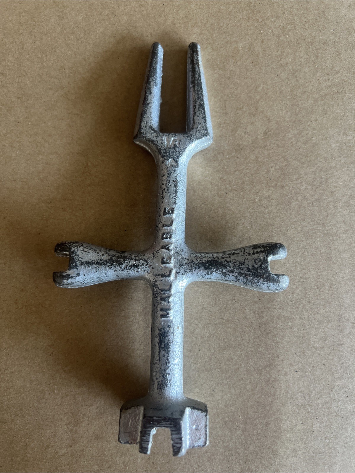 VINTAGE CHICAGO SPEC MFG CO 4-WAY WRENCH, 3024