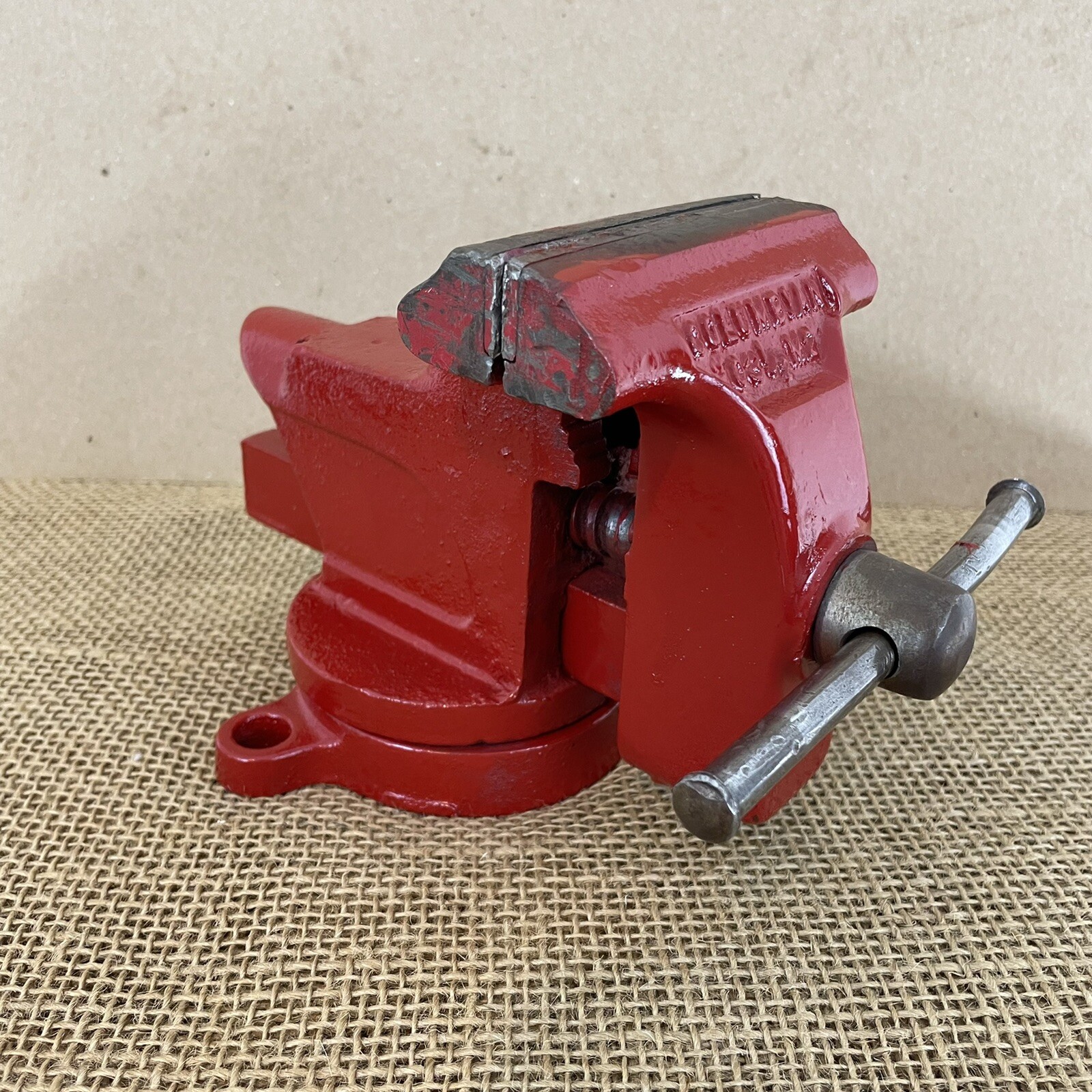 Columbian 3 1/2″ M2 No 63-3 Swivel Mount Anvil Bench Vise