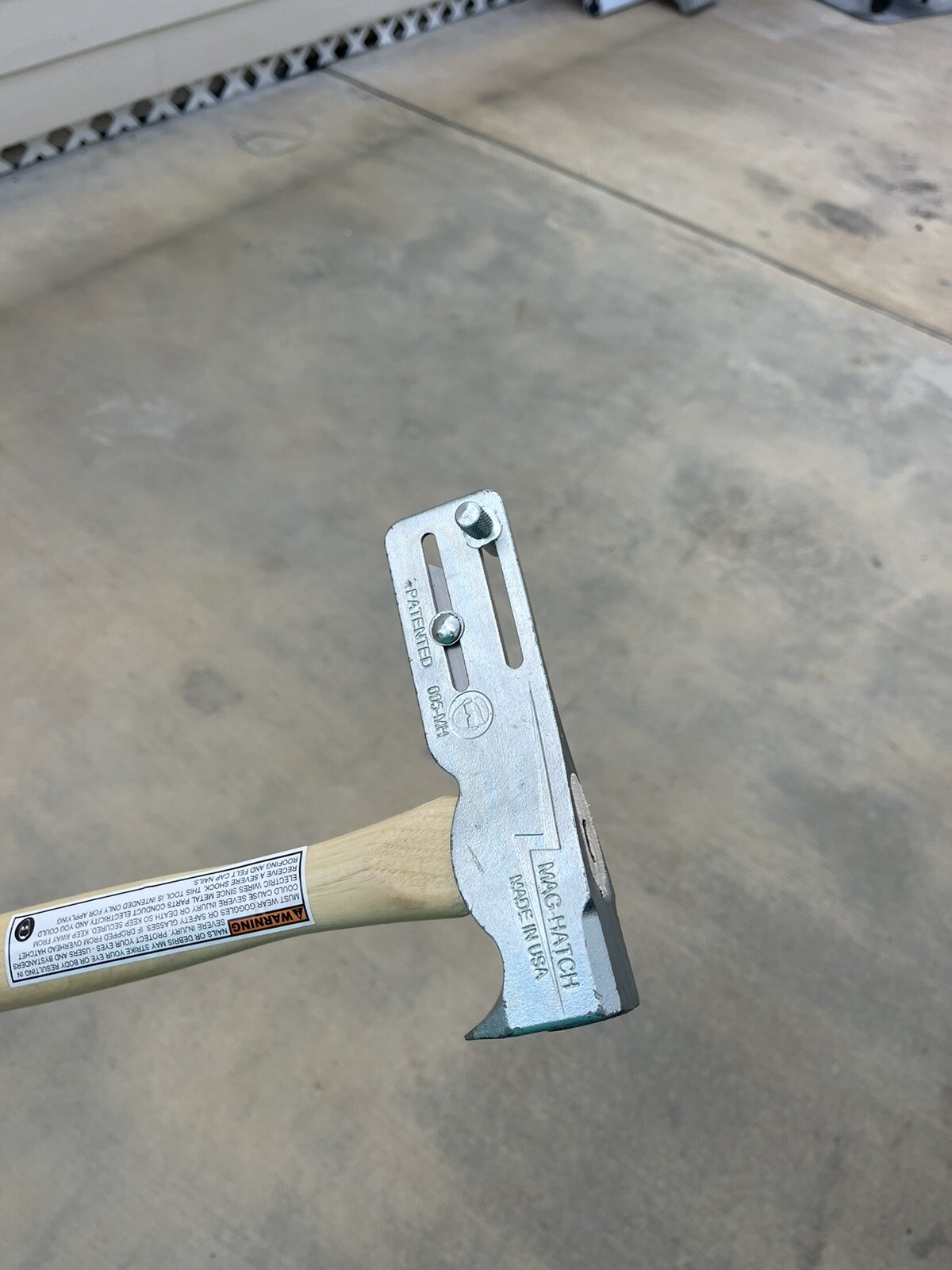 AJC Hatchet MWT-005-MH 17oz Magnet Roofing Hatchet