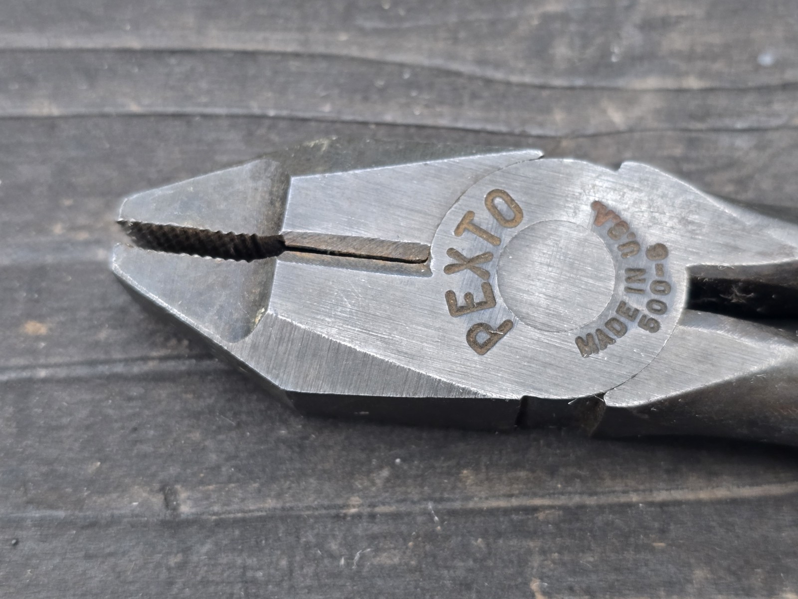 PEXTO # 500-6 LINEMAN PLIERS/CUTTERS 6″ WIRE CUTTERS PEXTO MADE IN USA