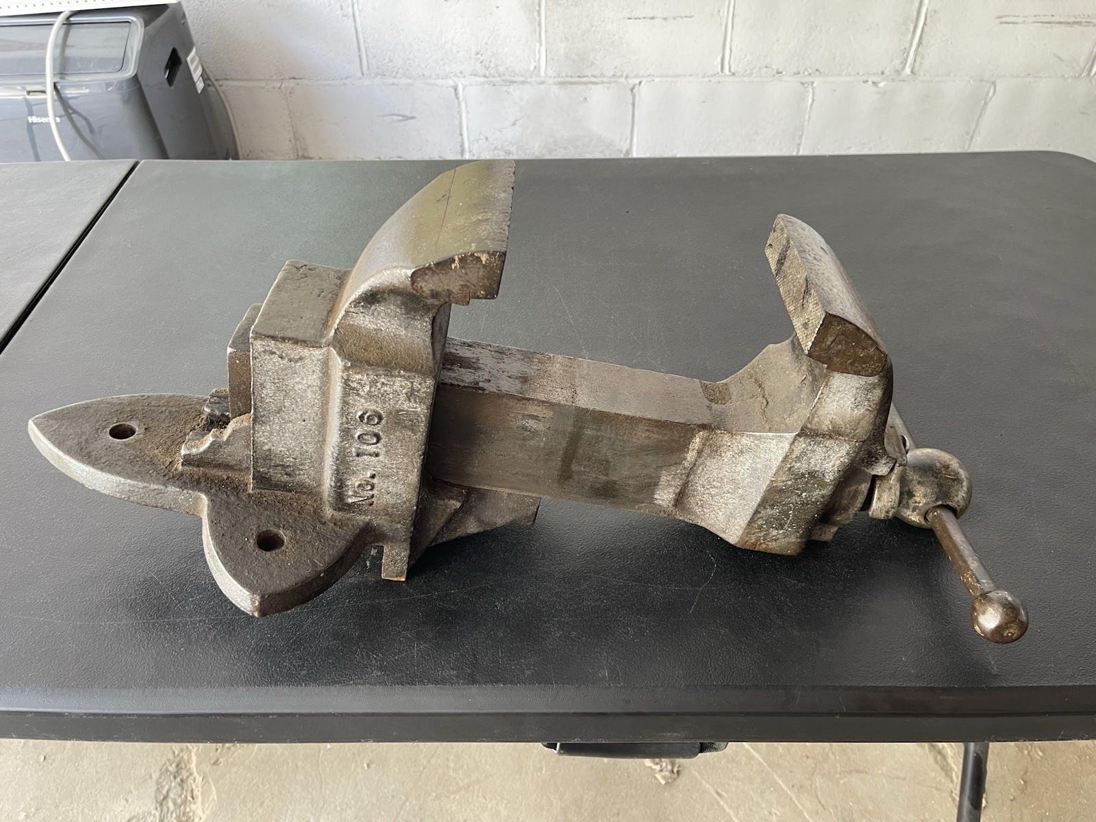 VTG Charles Parker No. 106 Bench Vise 5” jaws 80+ lbs WORKING CONDITION RARE!!