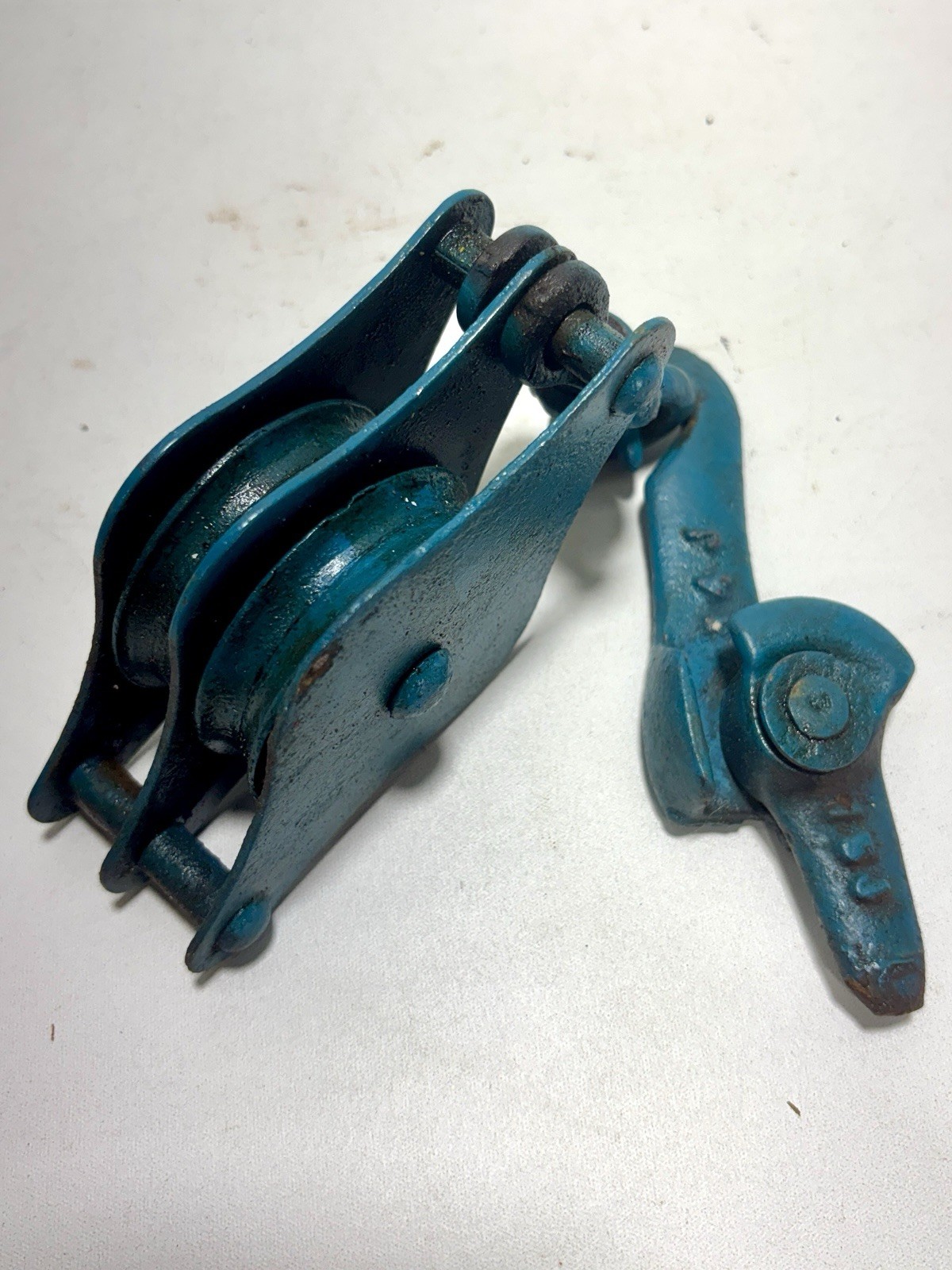 Vintage Style Pulley Industrial Decor Hook Hanger Rustic Farmhouse Painted
