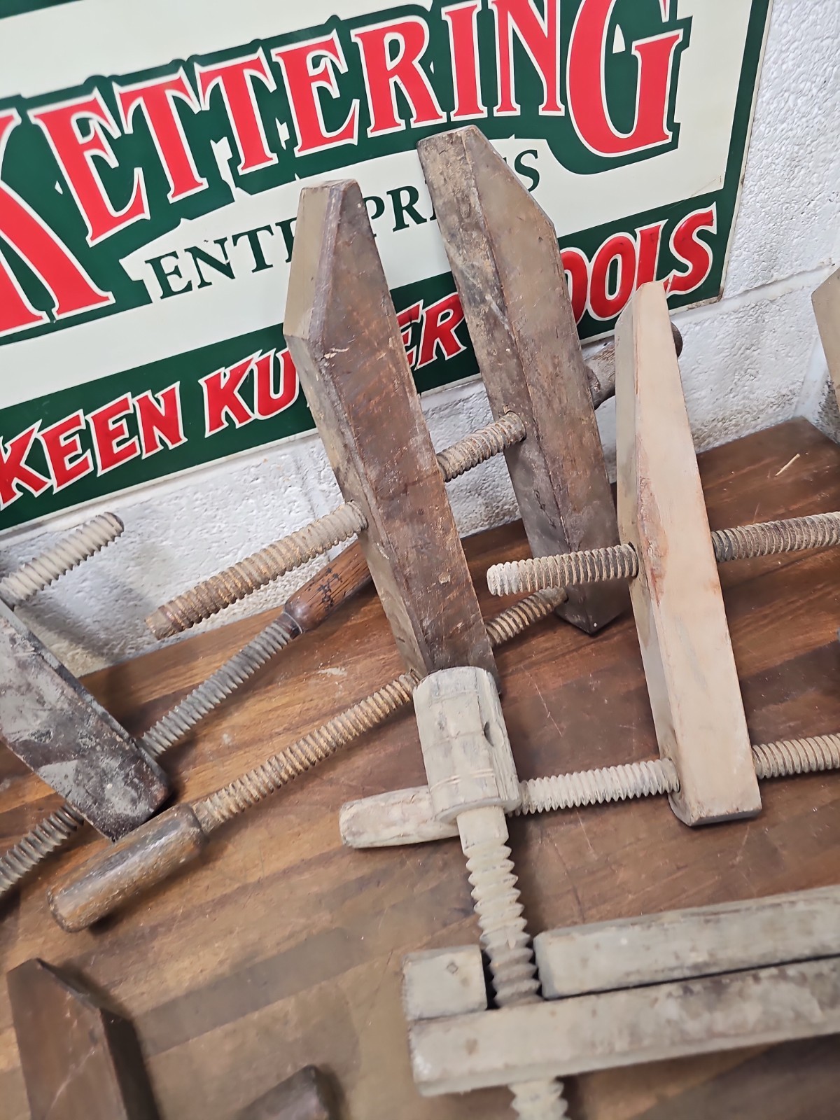 SS1- LOT OF VINTAGE ADJUSTABLE WOOD CLAMPS & VISE