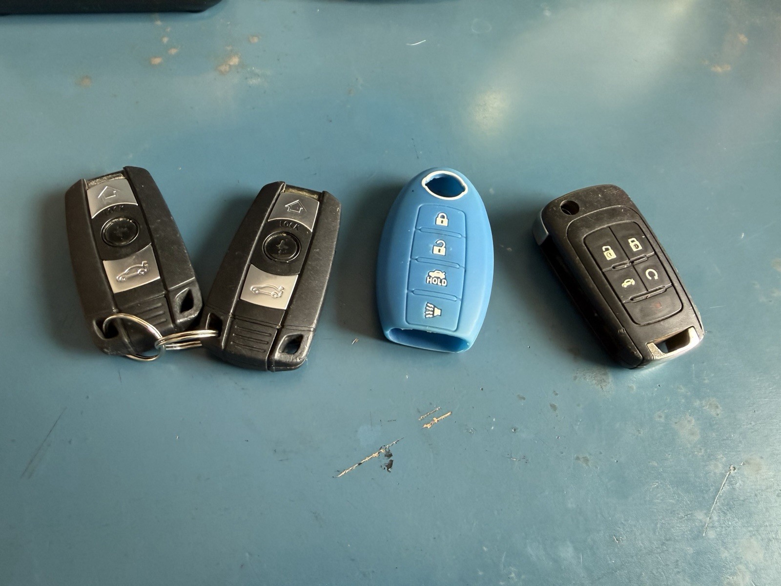 Random Multiple Car Key Lot Misc Brands Mixed Lot of Keys Some Vintage Used