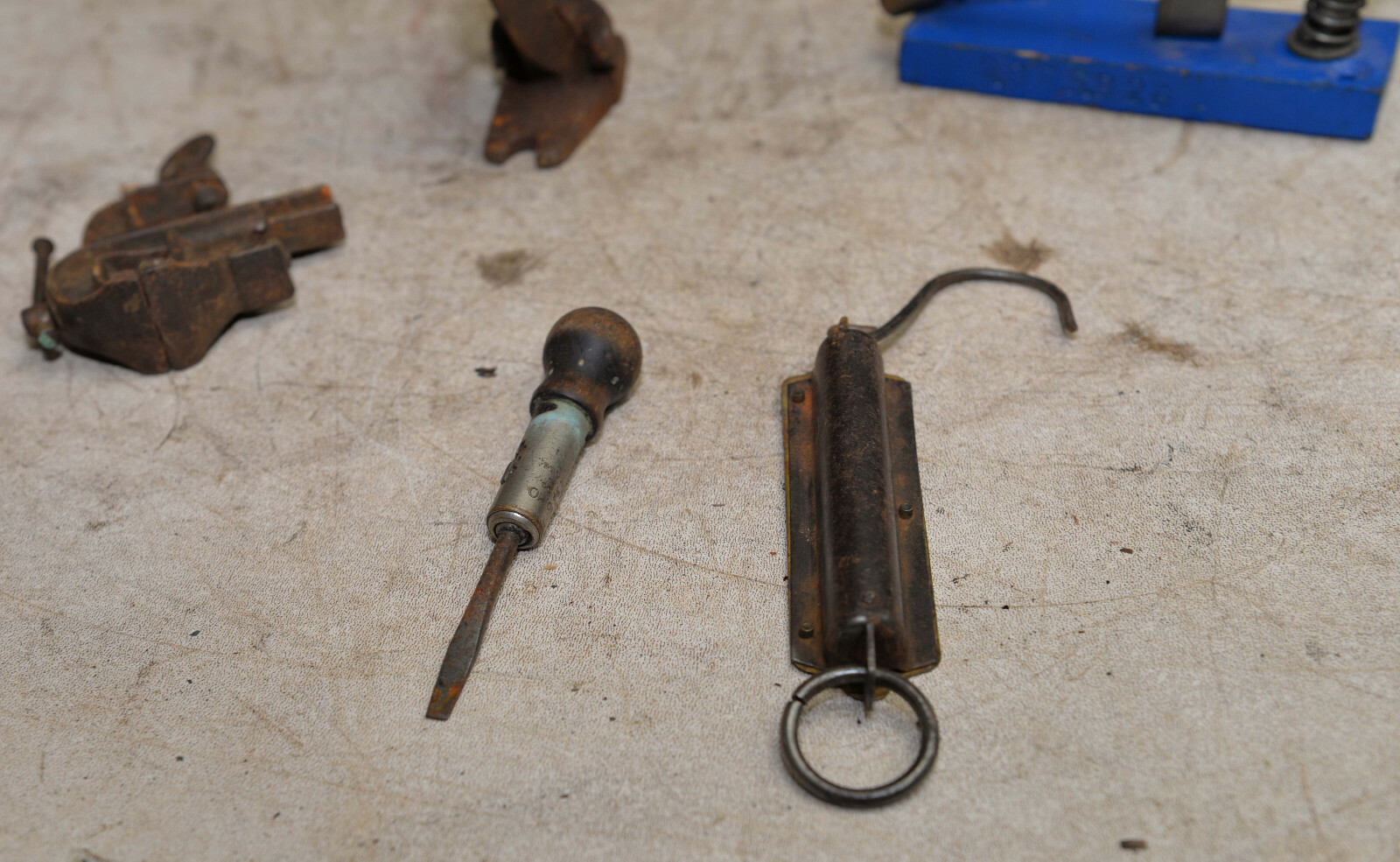 Fly tying vise jeweler screwdriver 1892 Chatlion scale collectible tool lot