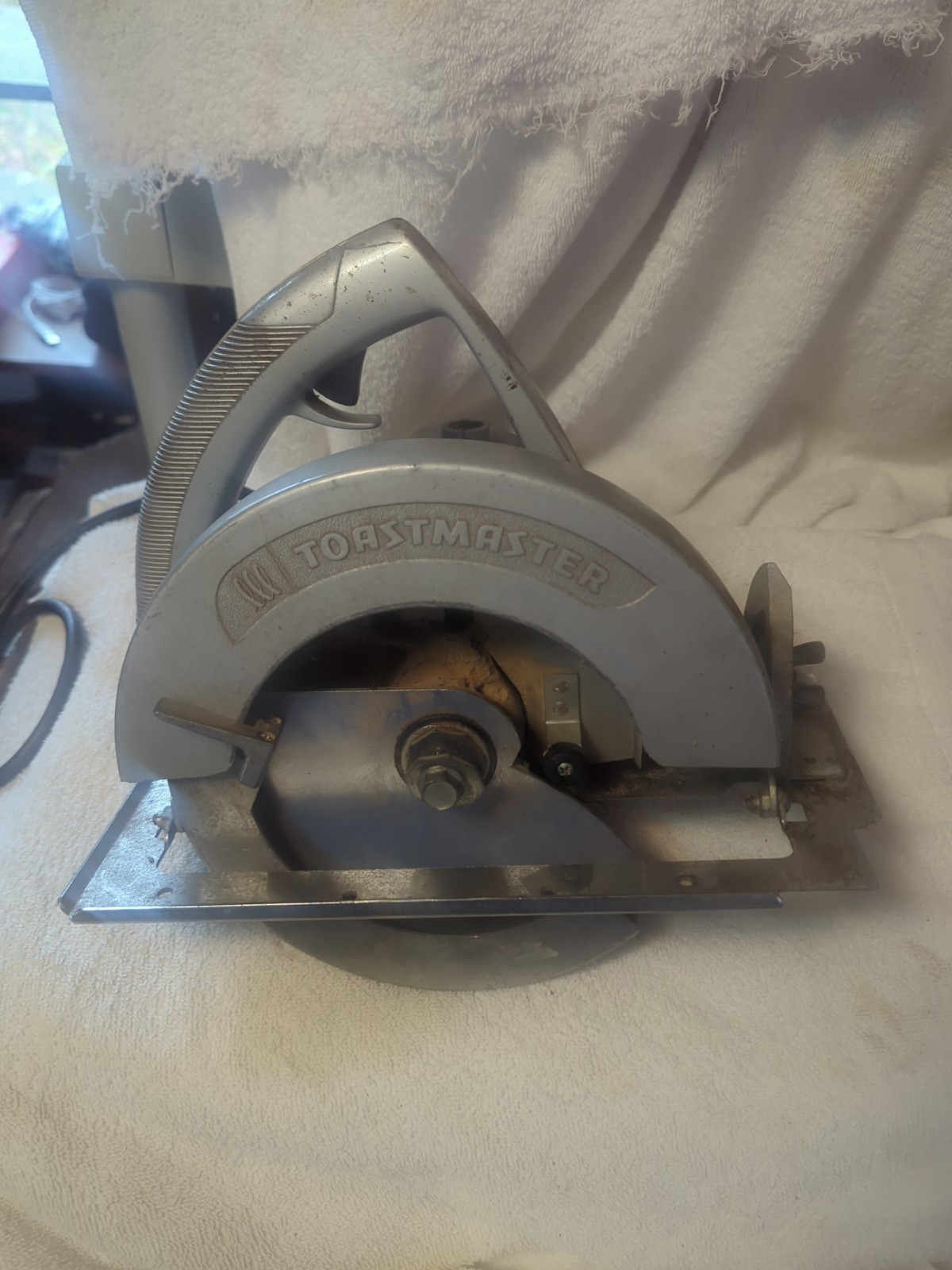 VINTAGE TOASTMASTER 8.0 AMP 5000 RPM 7 1/4 CIRCULAR SAW 5527 (rare ) Works