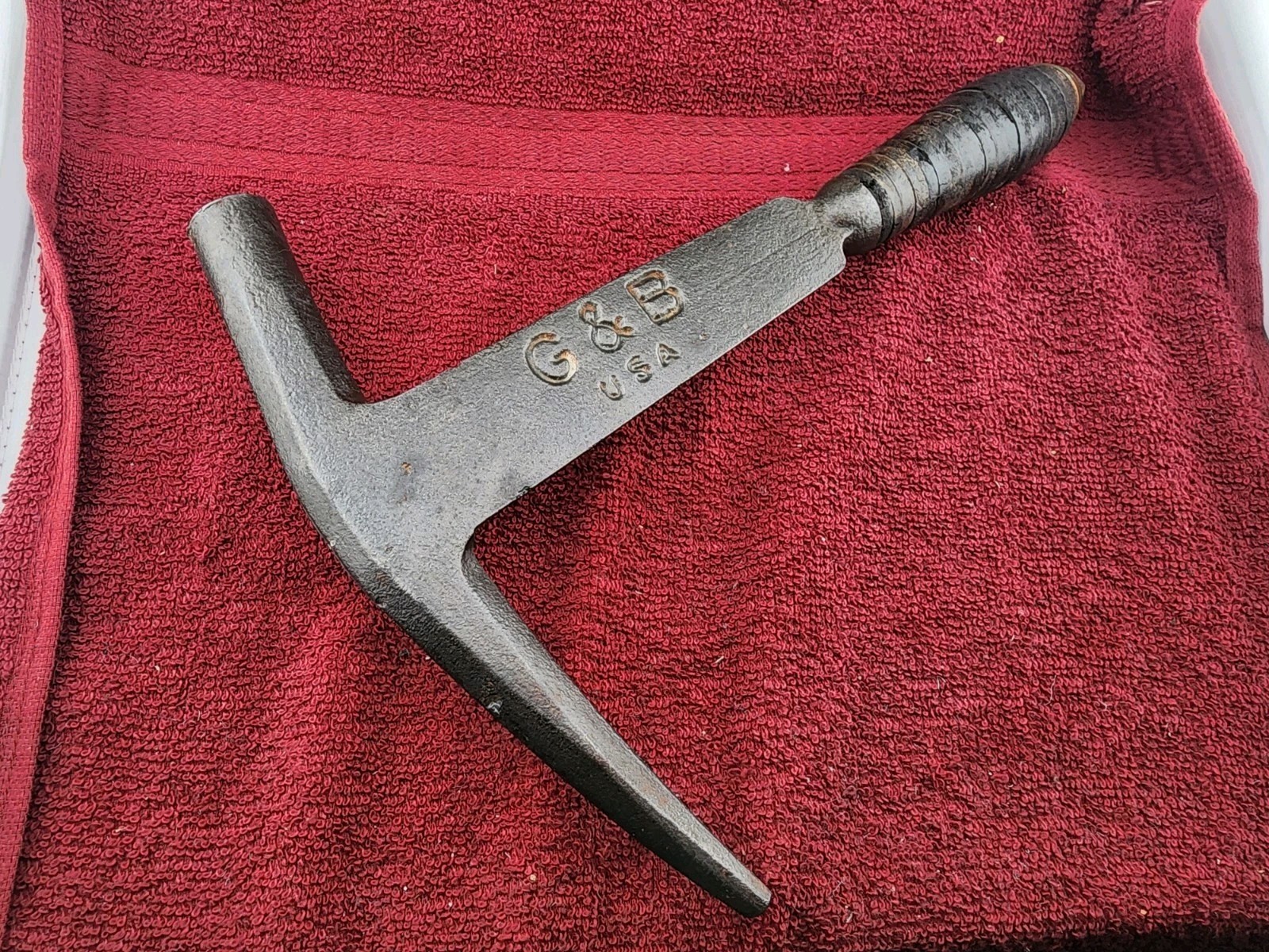 Vintage G & B (Gilbert & Becker) Slate Roofing Hammer