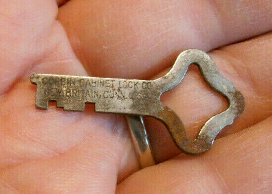 Vintage Old Flat Steel Corbin Cabinet New Britain Conn Key Number B7 1-1/2″ Long