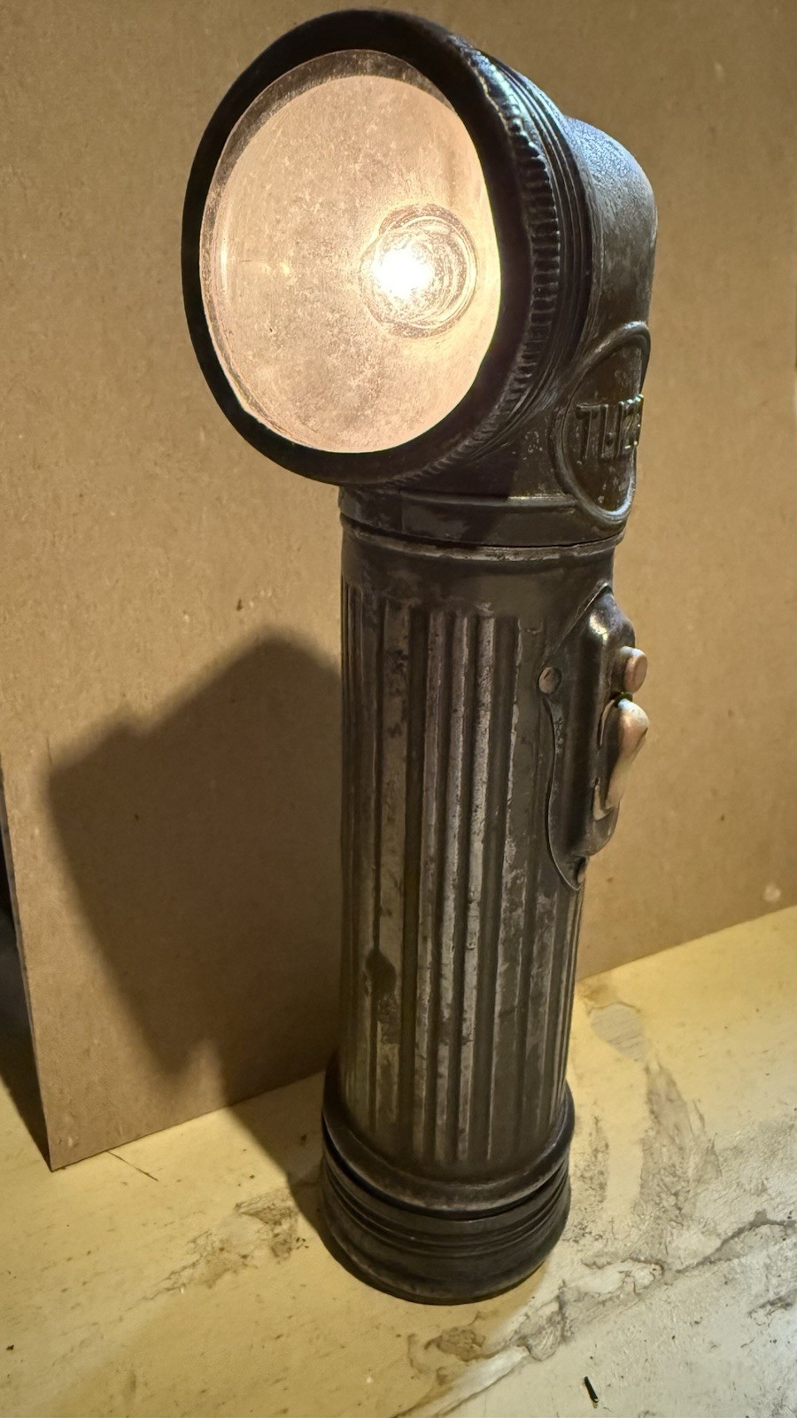 WW II, TL-122-A Flashlight Rare by USA LITE. Museum Quality, works. Batt not inc