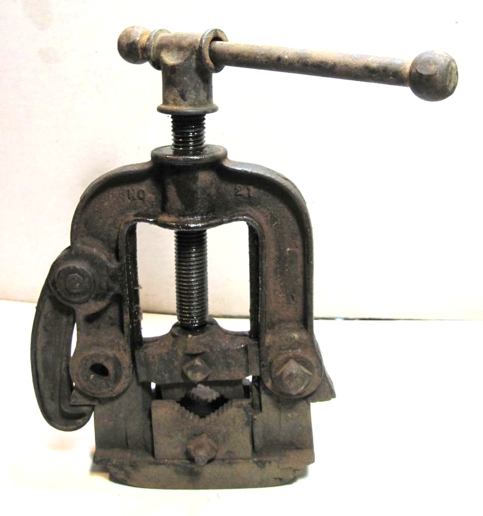 Antique 1914 Reed MFG. Co. Erie PA. Yolk Style Pipe Clamp Bench Vise No. 21