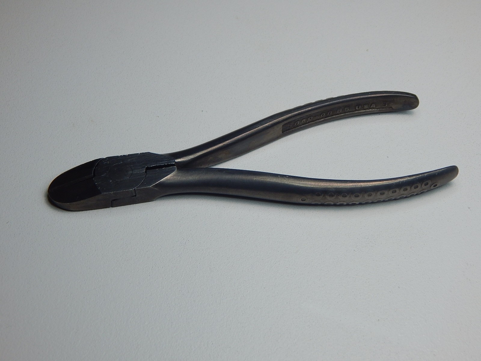 VINTAGE SNAP-ON TOOLS NO. 85 VACUUM GRIP 5″ DIAGONAL CUTTING PLIERS USA
