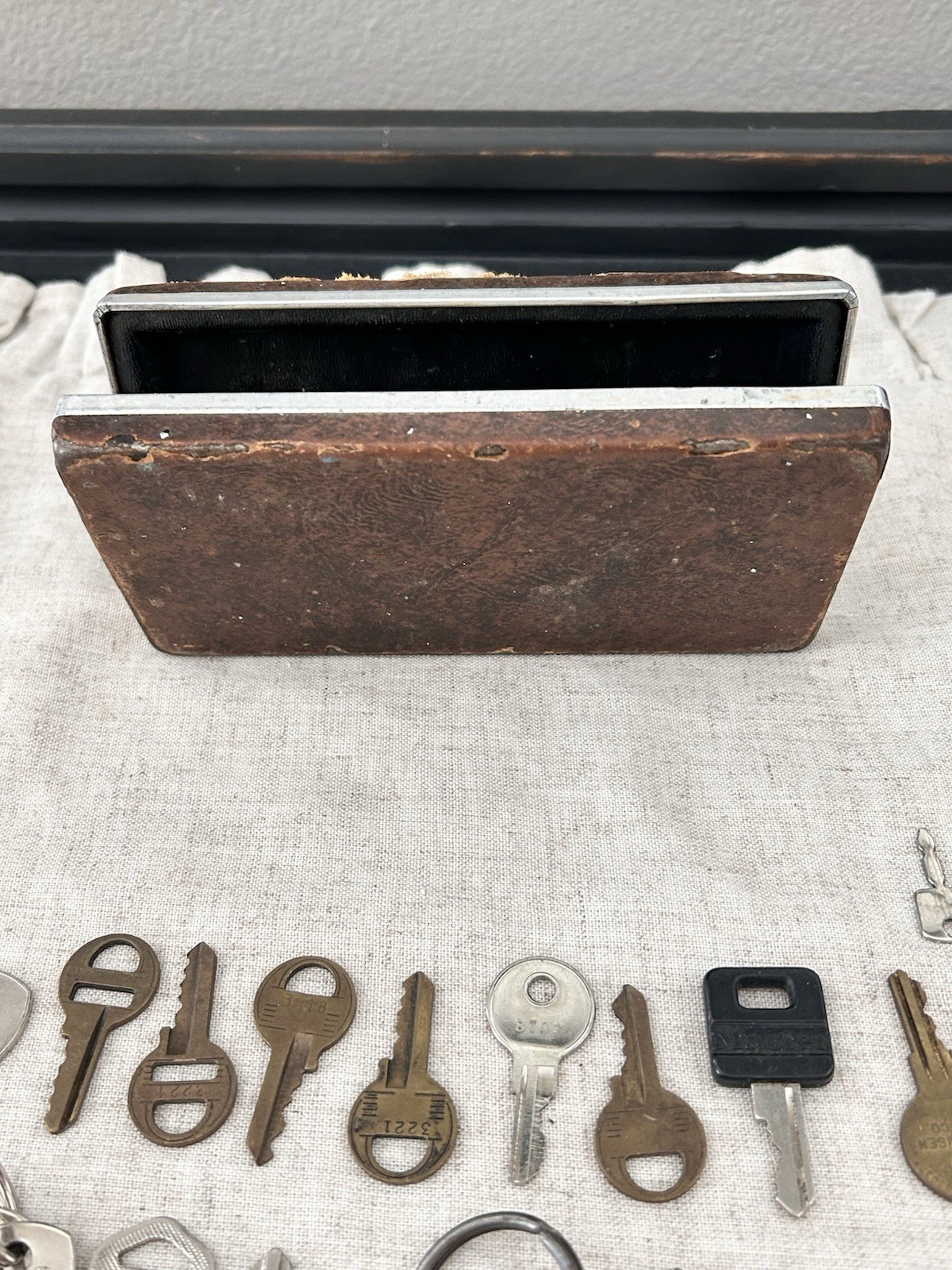 Vintage Random Keys (some more recent) In A Vintage Gillette Trac II Razor Box