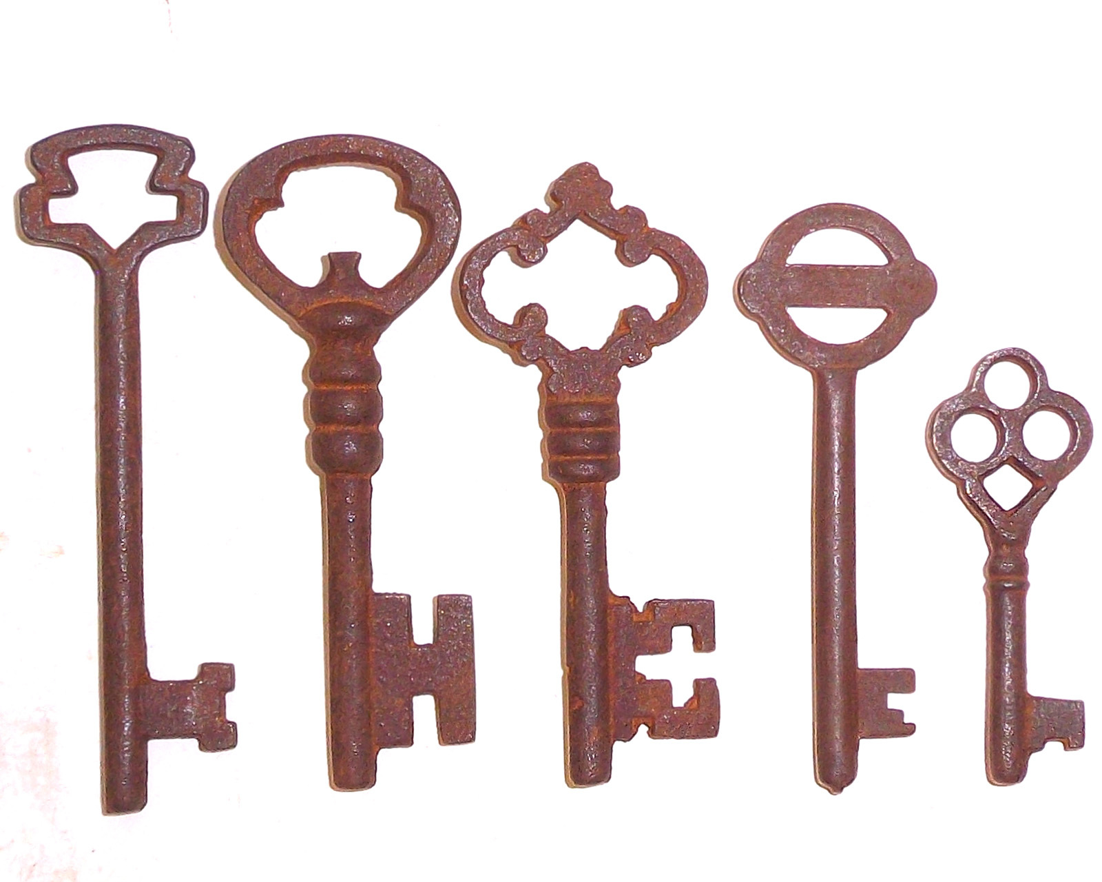Antique Iron Skeleton Keys Lot of 200 Steampunk