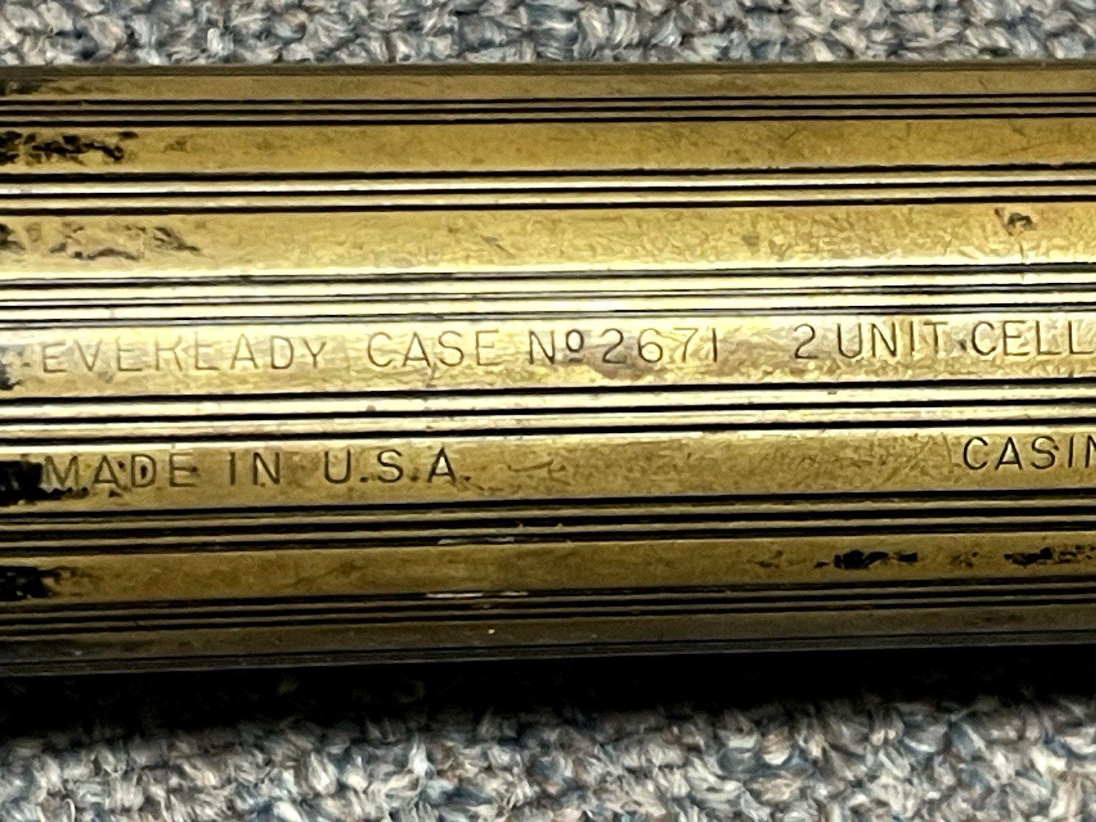 VINTAGE BRASS EVEREADY FLASHLIGHT WALLEYE LENS CASE NO 2671 7 1/2 INCHES LONG