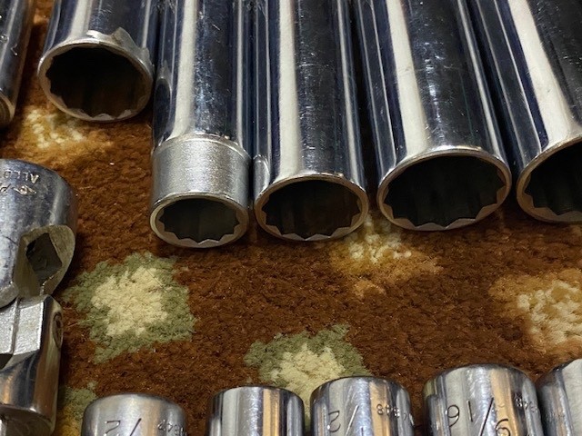 Lot of 20 Powr-Kraft 1/2″ & 3/8″ Dr 12 Pt Deep Well Sockets & Extensions