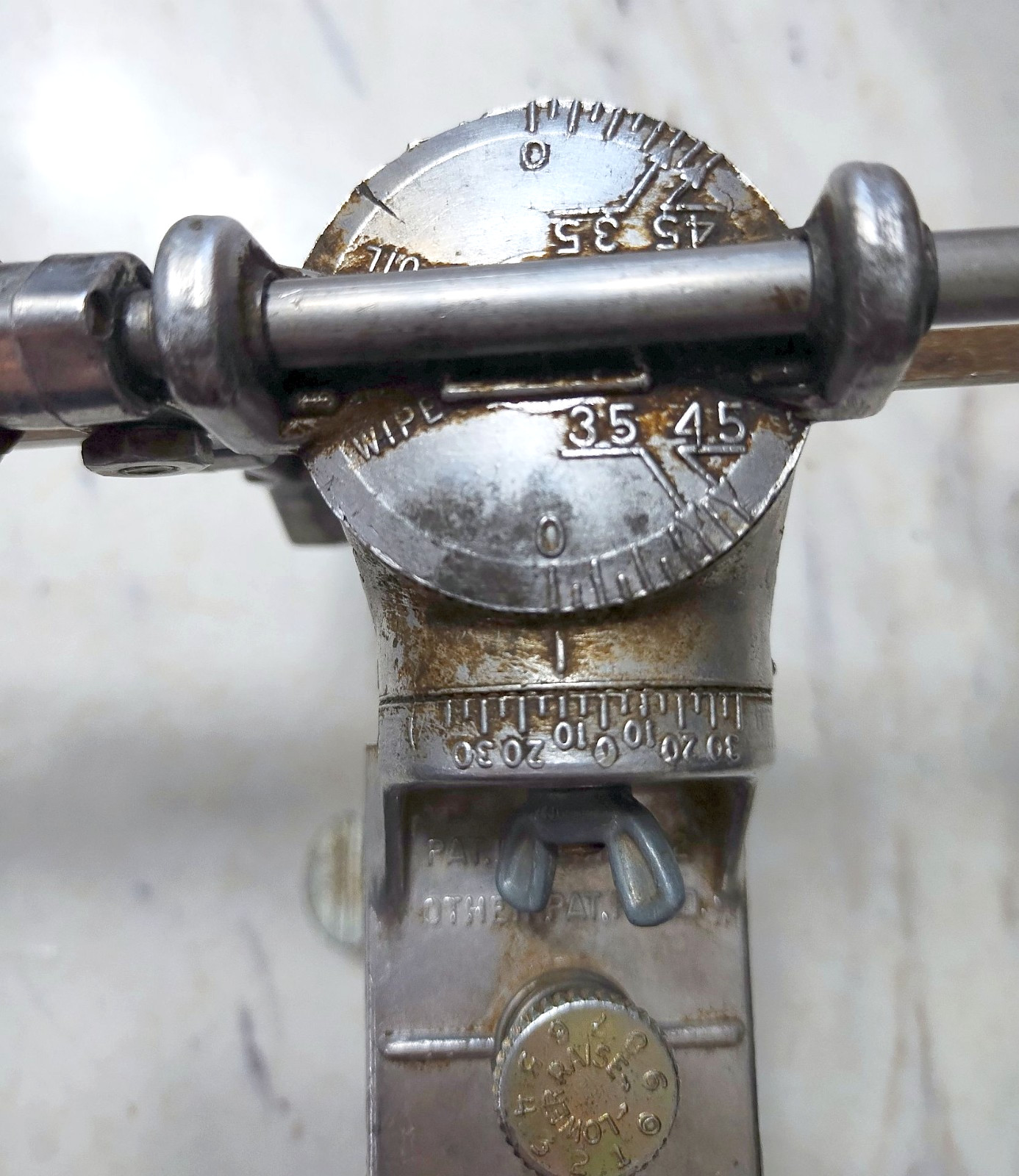 Chain saw sharpening and jointing tool patent 2818752 ca.1955