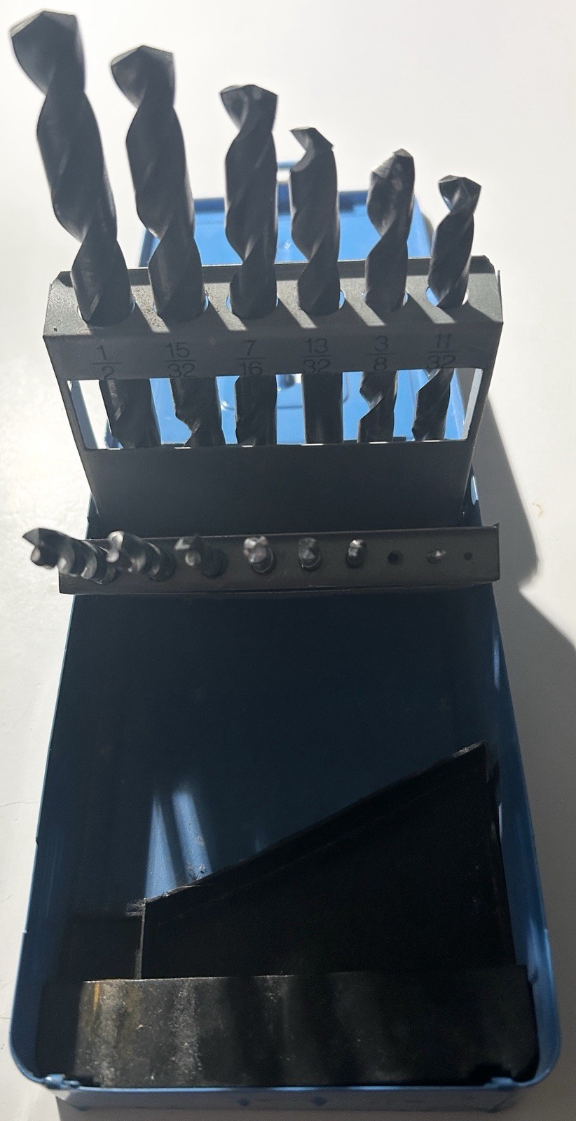 VtG CENTURY DRILL & TOOL CO INC Metal Case with 13 Drill Bits 1/16″-1/2″x1/32″