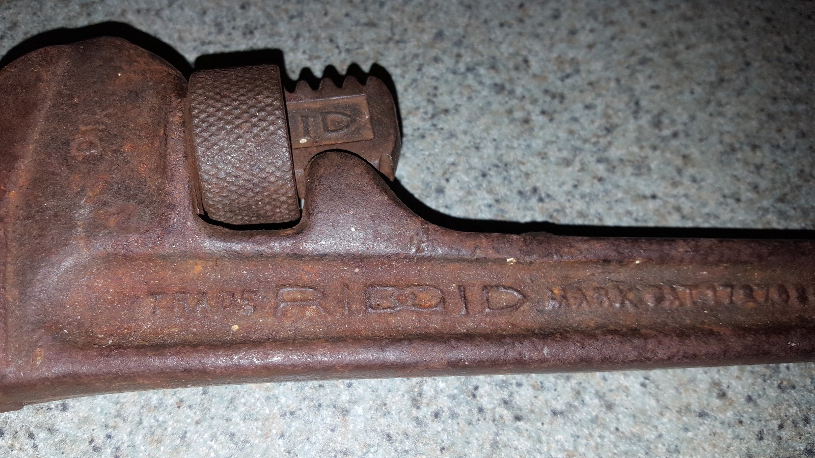 Antique RIDGID 14″ Heavy Duty Pipe Wrench Ridge Tool Co. Elyria Ohio Pipefitter