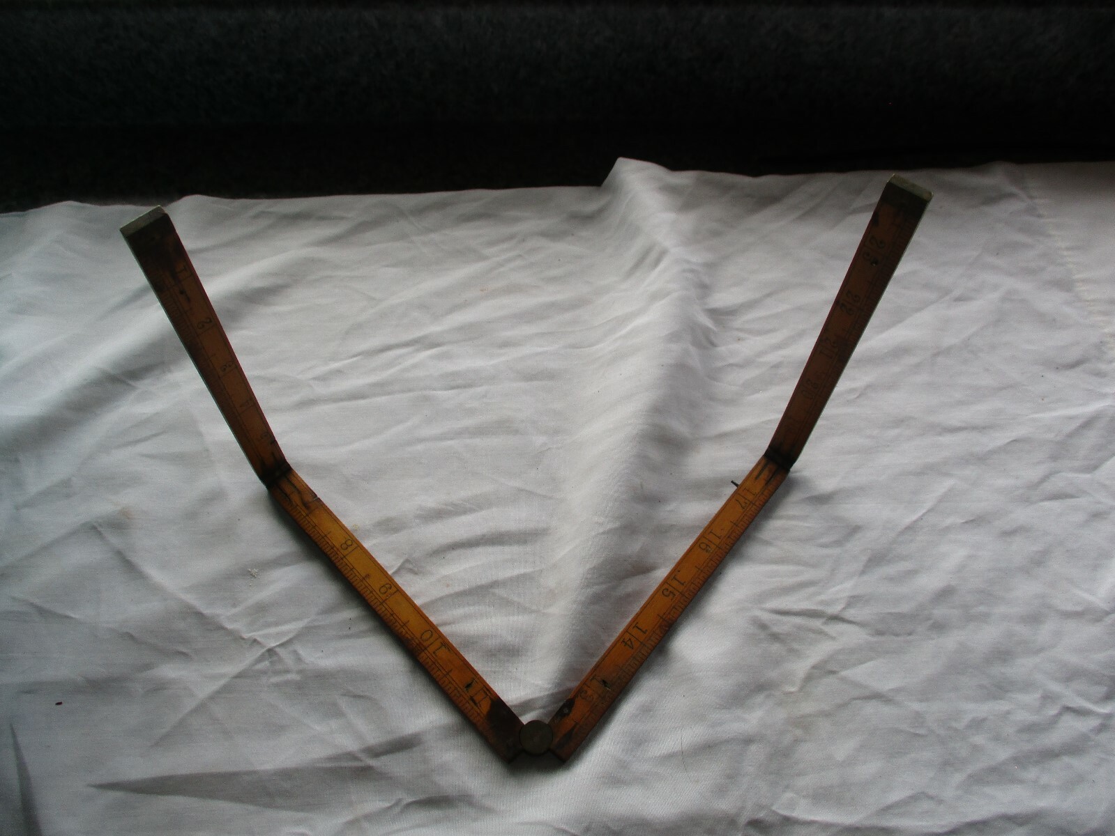 100 YEAR OLD ANTIQUE UPSON NUT CO # 62 BOXWOOD & BRASS RULE RULER. (1889-1922)