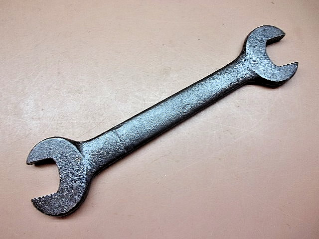 Vintage WILLIAMS Open-Ended Wrench 1 1/4″ Both Ends (?) Early Farm/Industrial