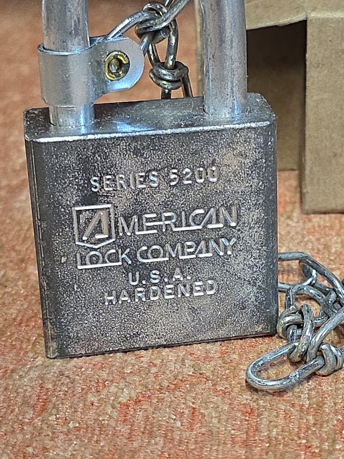 American Padlock /w Chain and Keys, QFE U.S. NEW