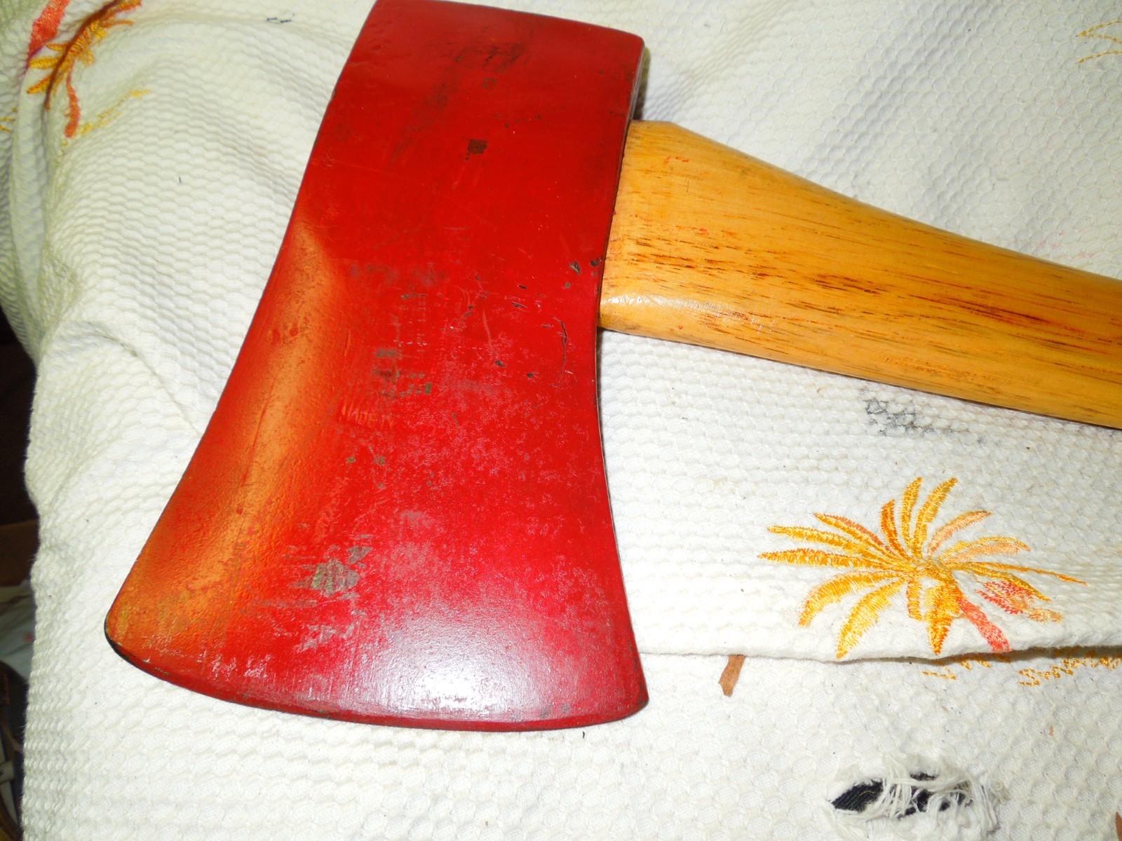 RARE VINTAGE RED HULTS BRUK SWEDEN MADE YANKEE FELLING AXE 1.75 / 4LB, 35″ NOS