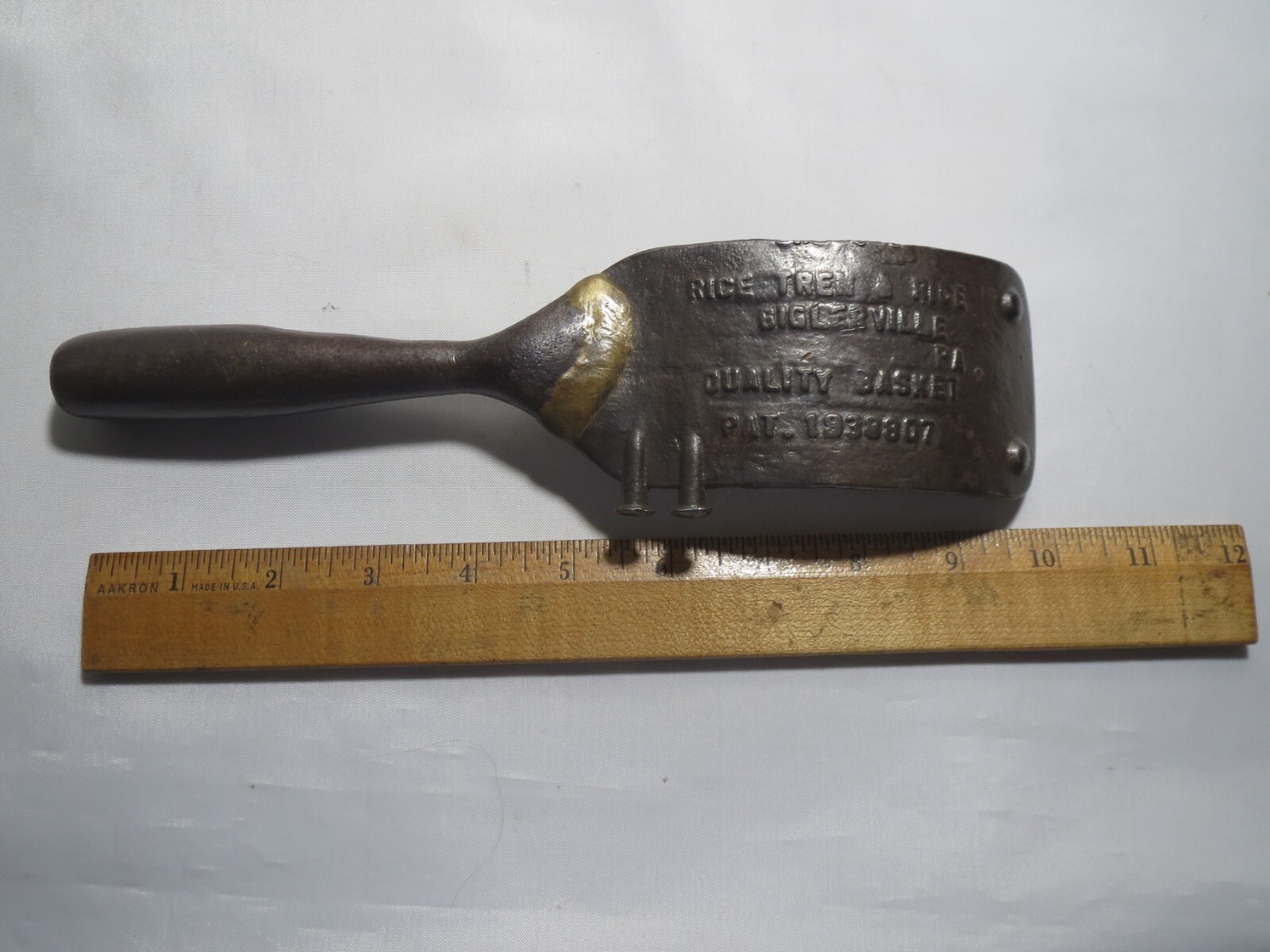 Vintage Rustic JIFFY Basket Lidder Wood Basket Lid Tool with 1933 Patent Number