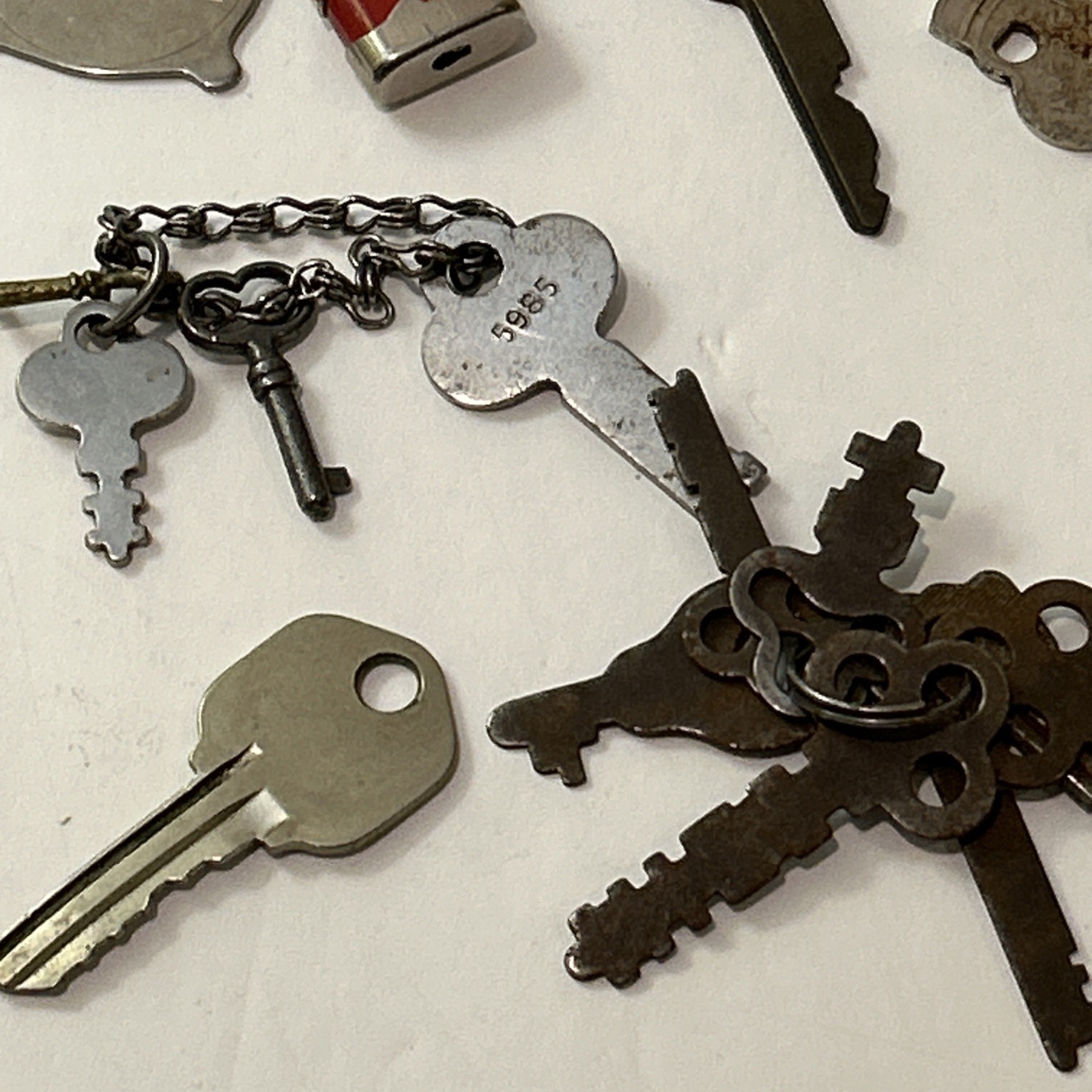 Lot Of Vtg Misc Keys 1 Pound American Tourister, Ford, Vtg Diamond Lock