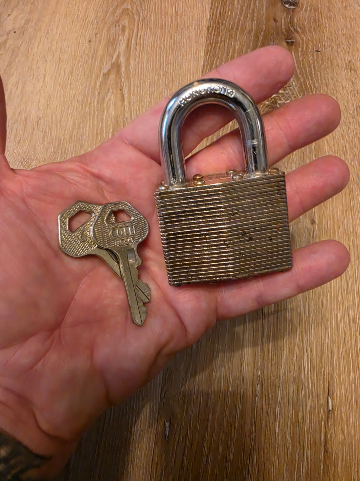 Vintage Cole 2″ Padlock with 2 Original Keys Hong Kong