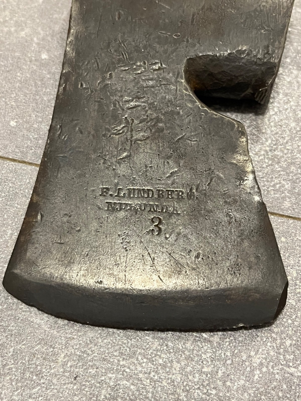 Rare swedish carpenters axehead F.Lundberg Njurunda Handforged 1,1 kg