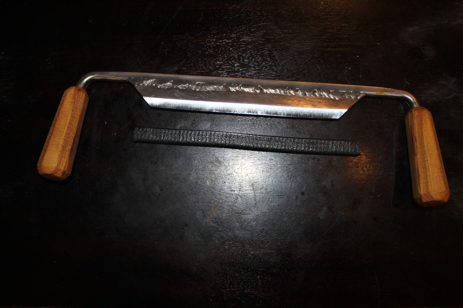 Bastionhead Woodworks Original 10-inch ‘Hollowback’ Drawknife – Bevel-down
