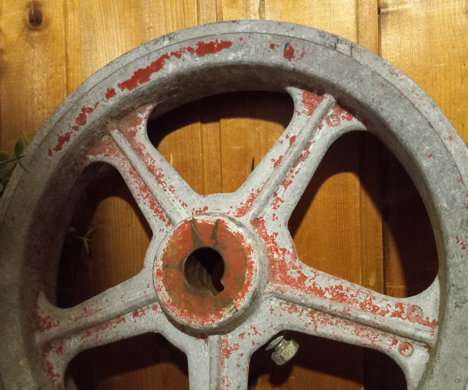 9″ Vintage Heavy Metal Industrial Pulley Wheel Painted Grooved Great Patina NICE