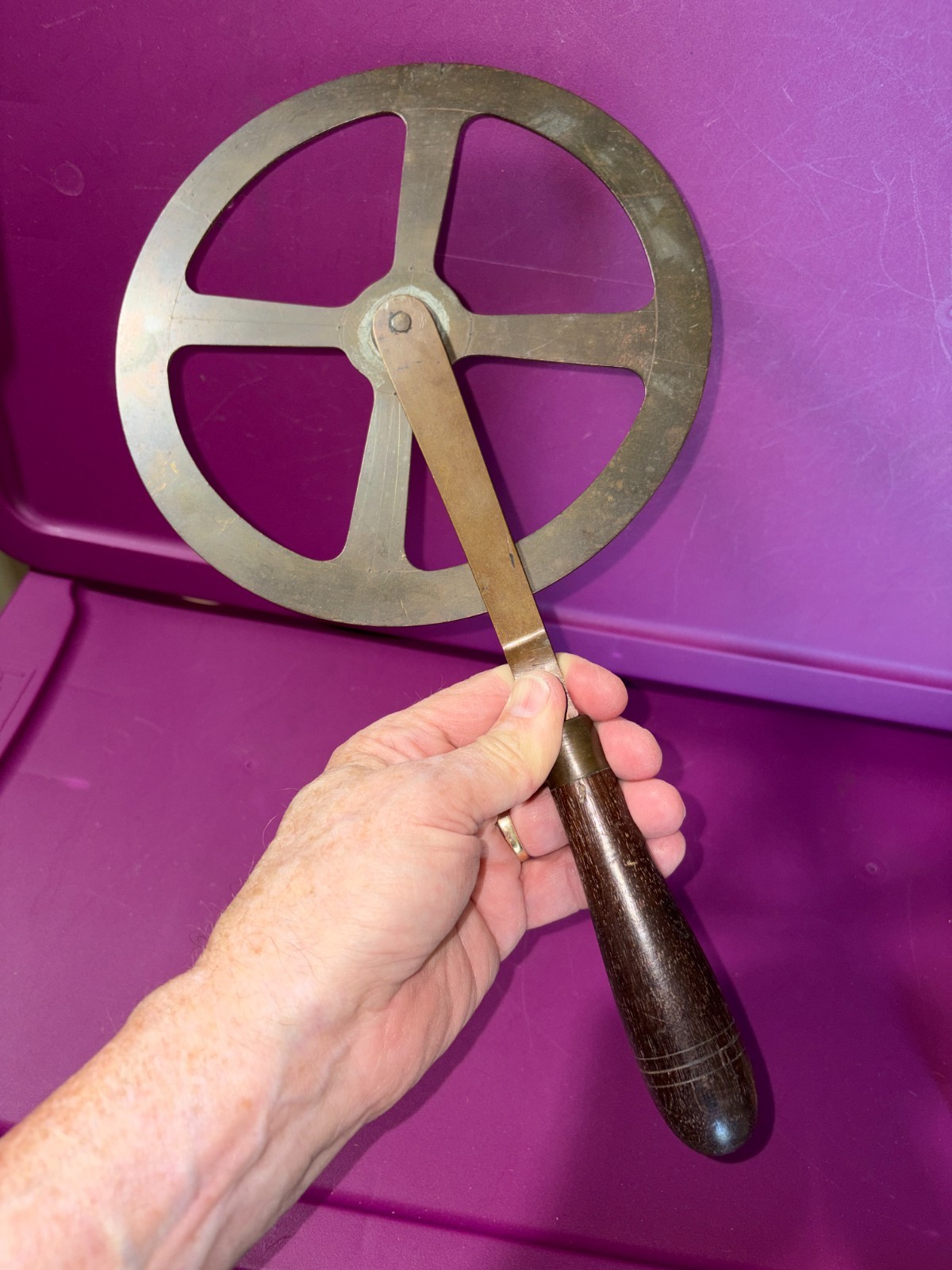 COOPERS / WHEELWRIGHTS TRAVELER – Rosewood Handle BRASS 8″ Diameter WHEEL