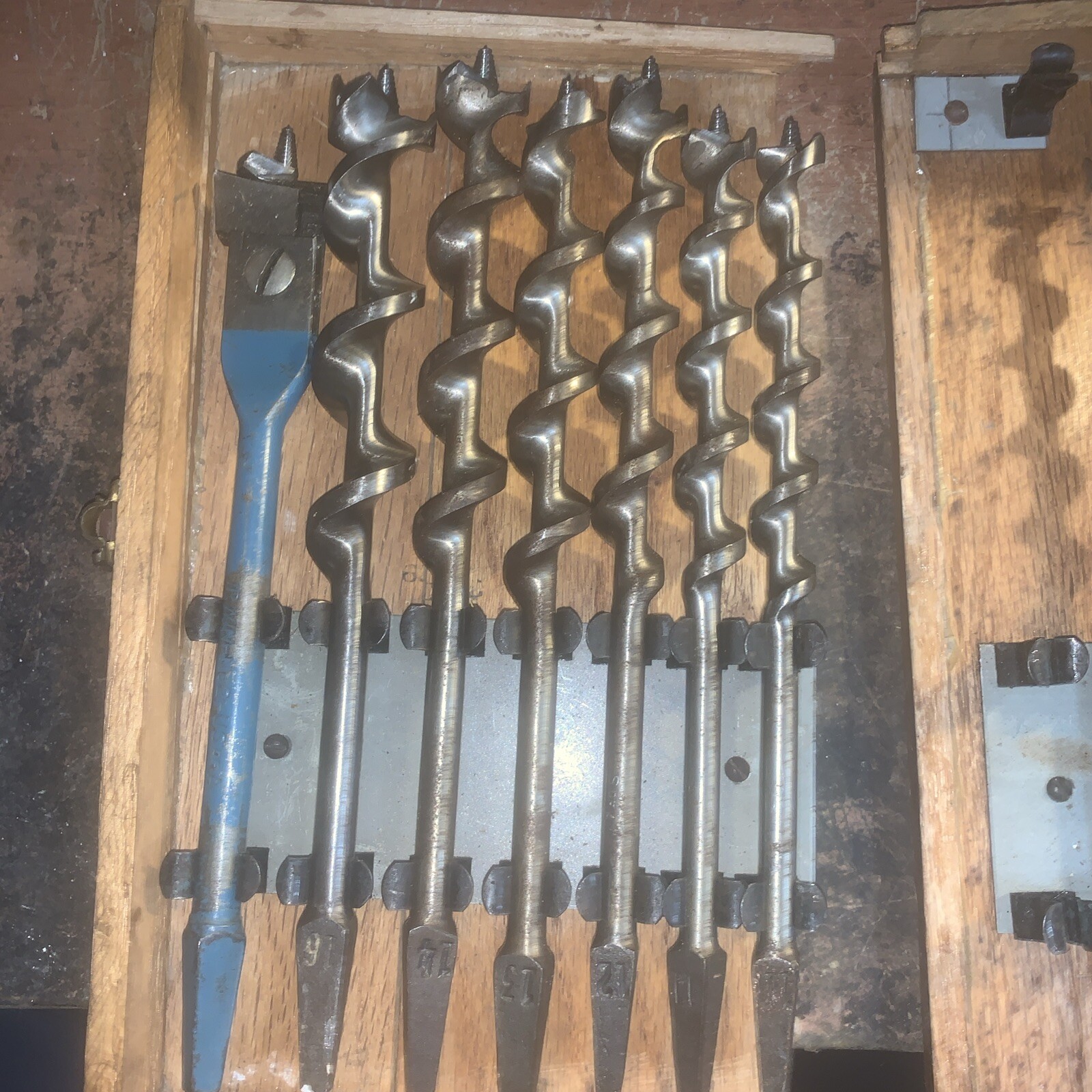 vintage rare Irwin Solid Center Auger Bit Set in wooden case