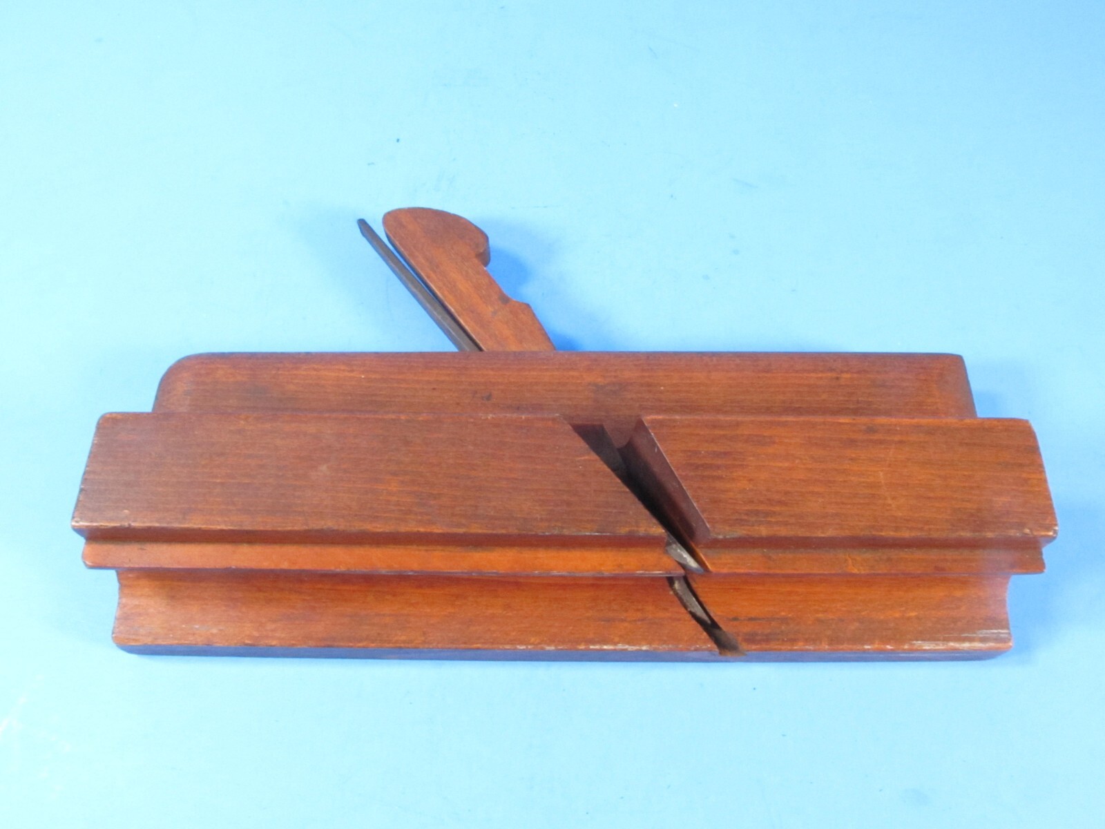 Marley New York City full 1″ side bead wood molding plane 2* mark w/ Sorby iron