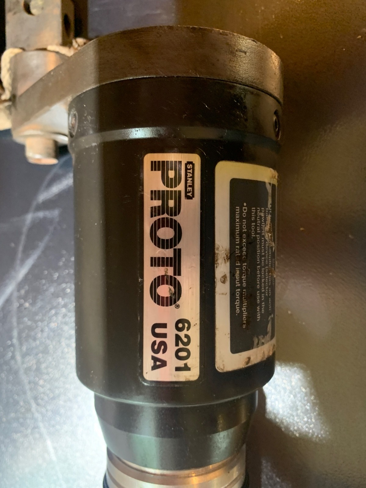 proto 6201 air powers torque tool.