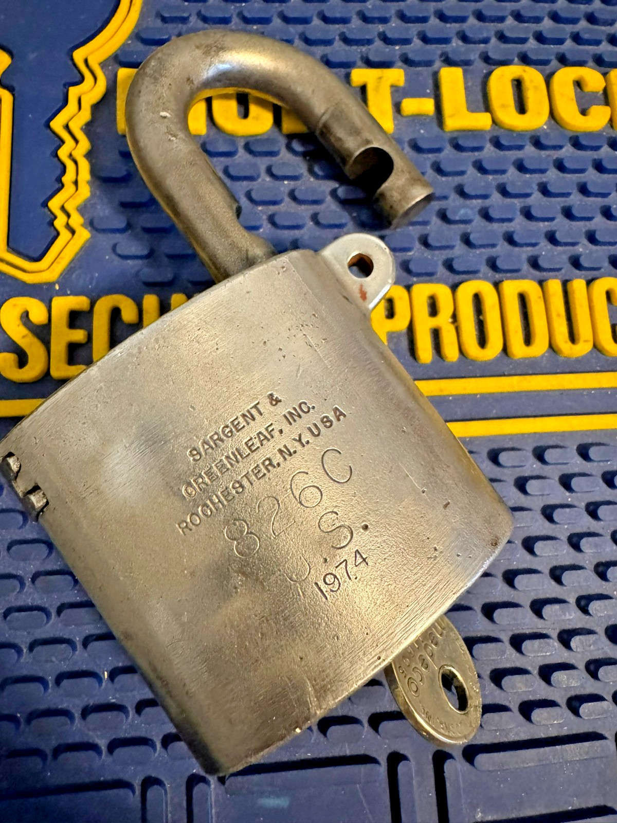 Vintage Sargent & Greenleaf 826C 1974 Padlock W/ Key S&G 826 US Military Medeco