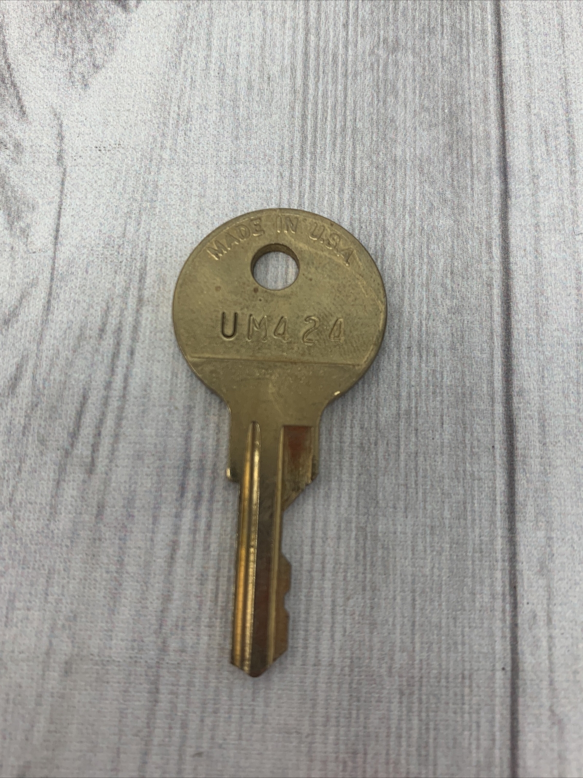 UM424 Key Replacement CM Lock (B)