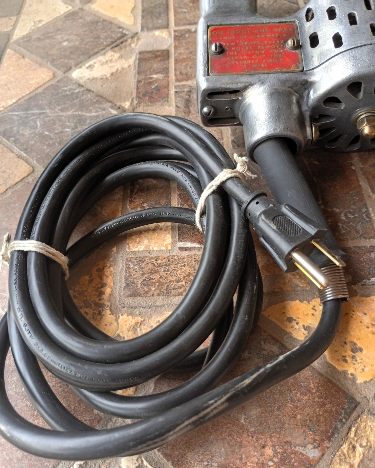 WW2 – A very rare Syntron Hammer Drill -made in the USA – in good working order
